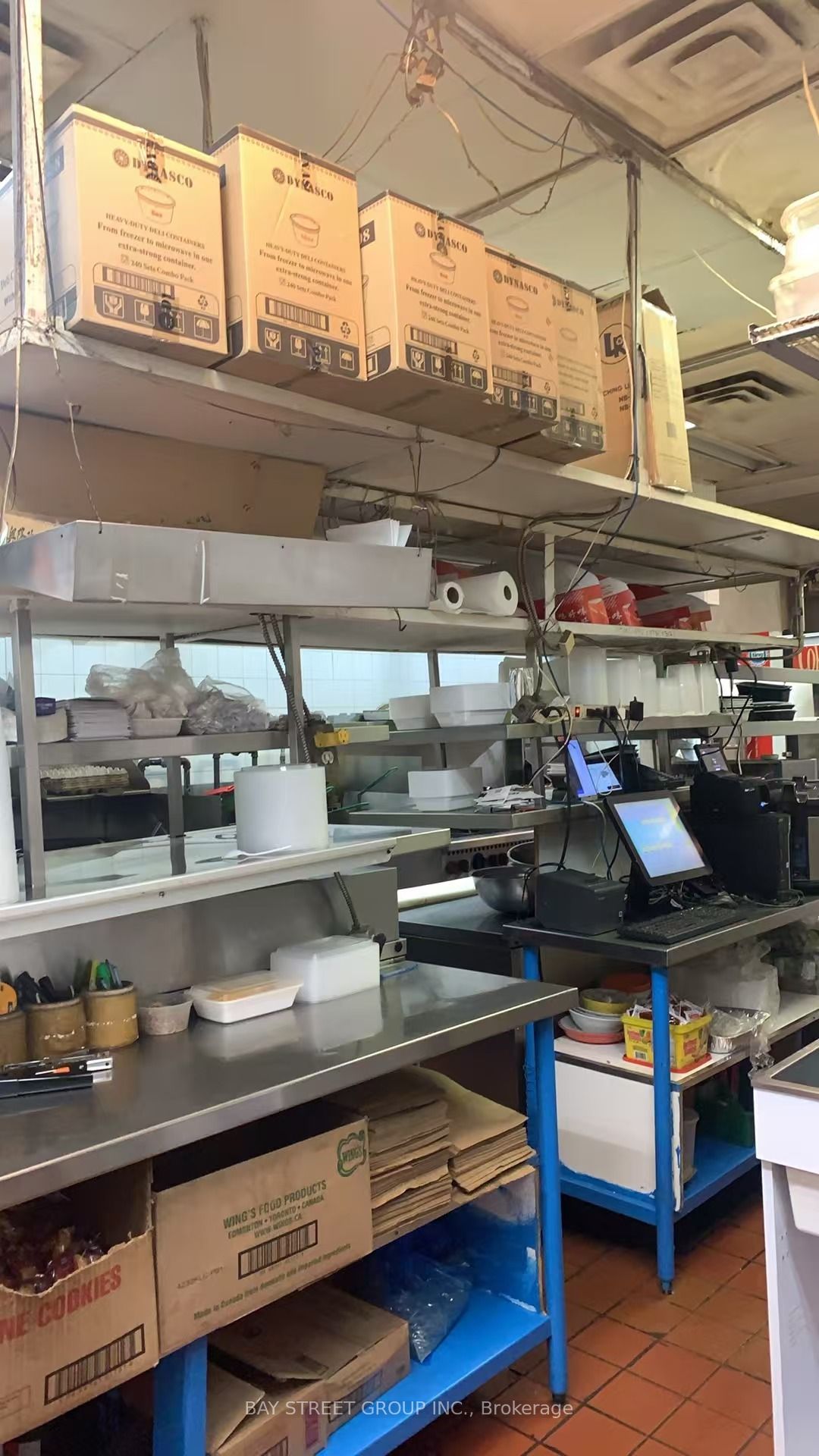 17 Queen Street N A-1