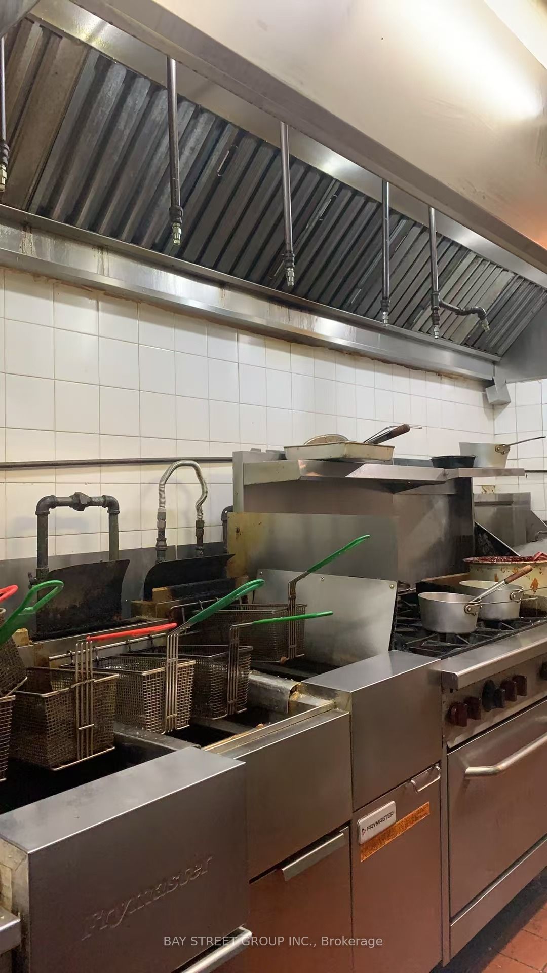 17 Queen Street N A-1