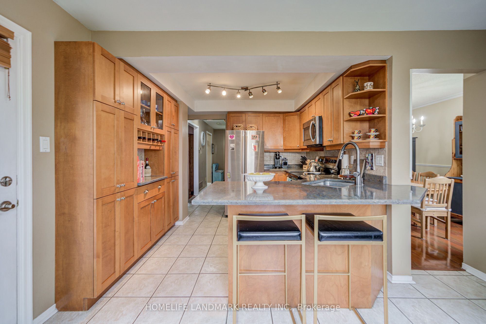 8 Closs Square