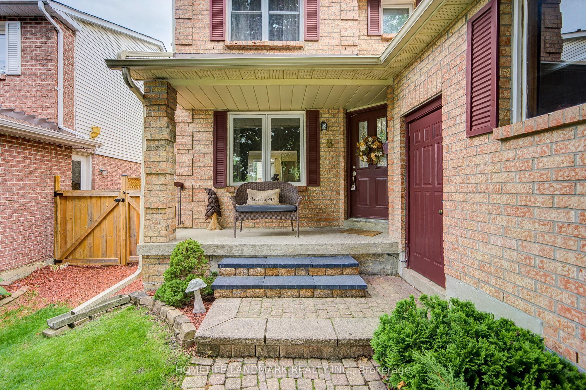 8 Closs Square