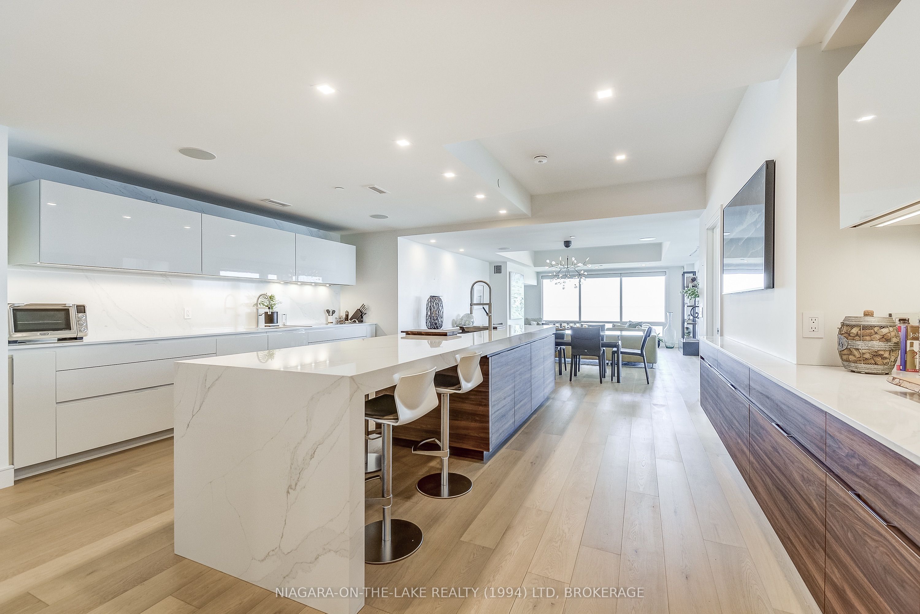 10 DALHOUSIE Avenue 202