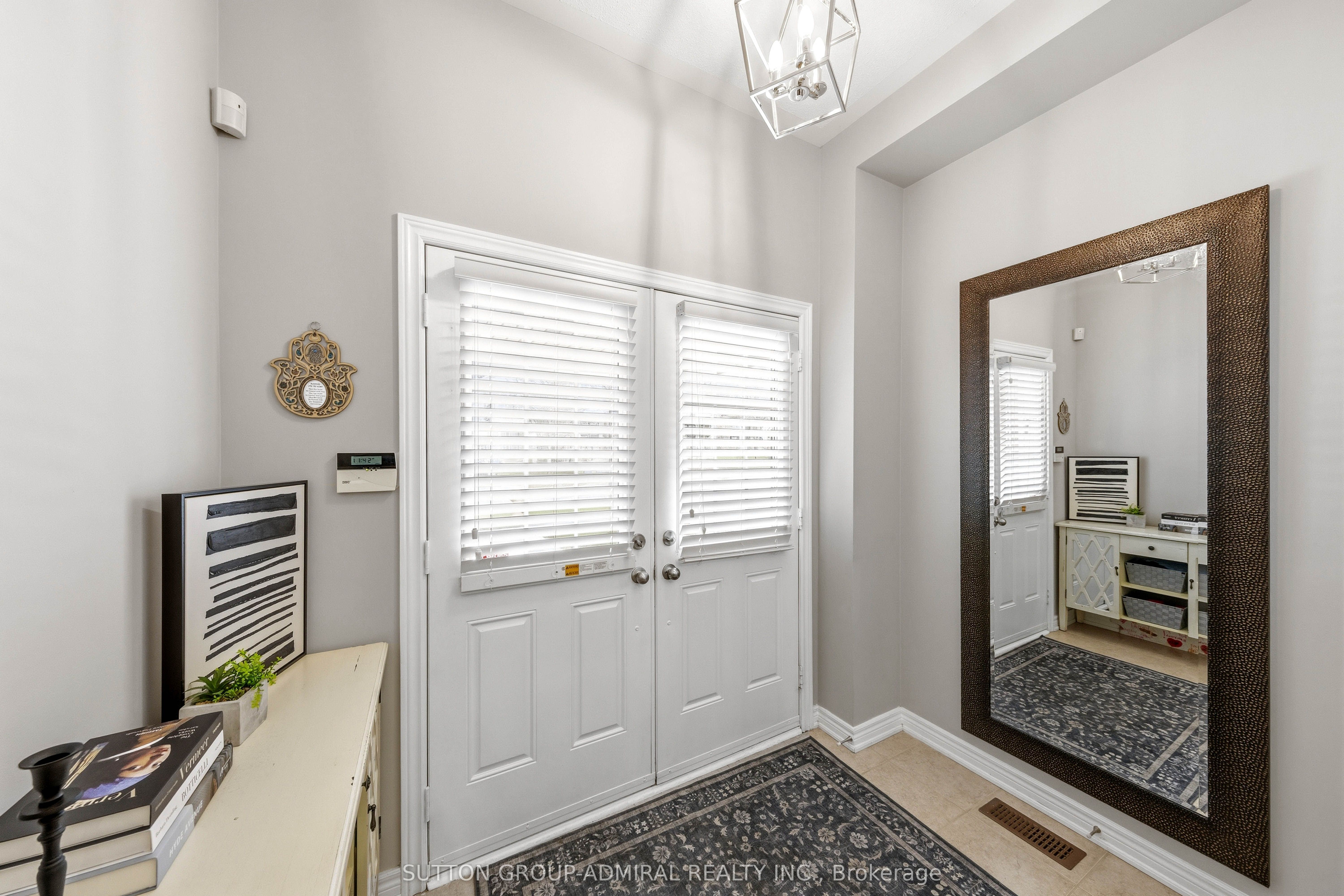 141 Lauderdale Drive