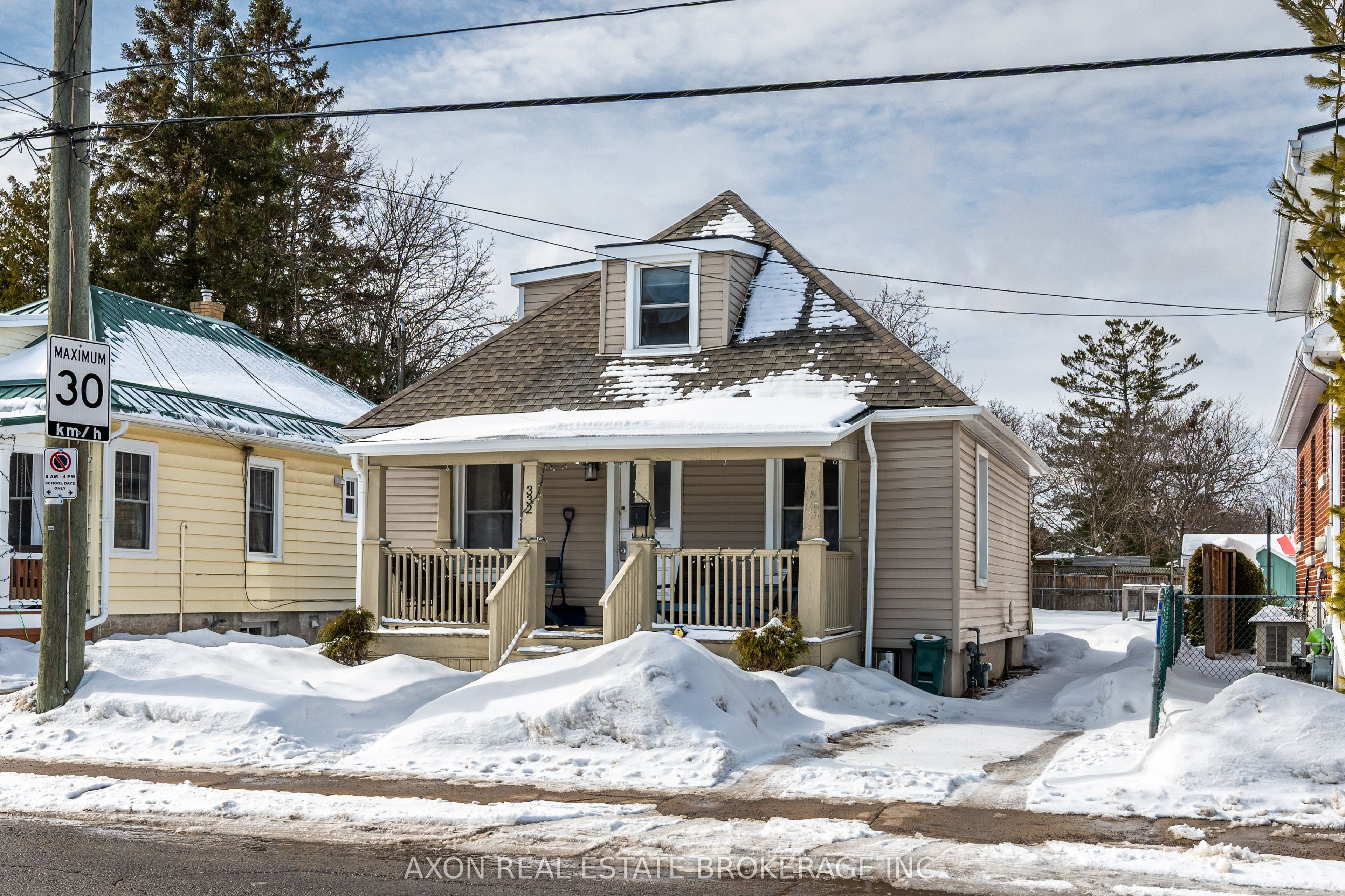 332 MacDonnell Street