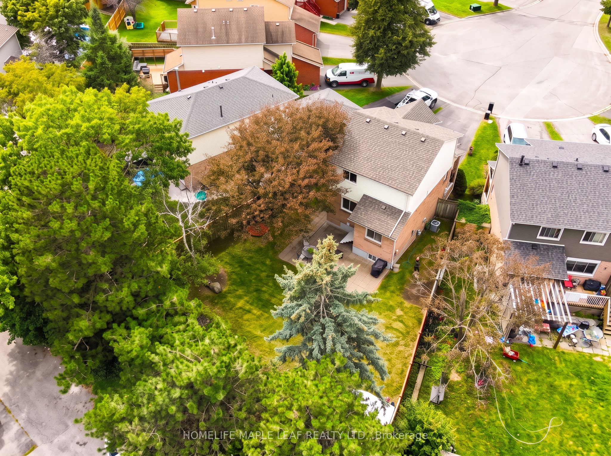 12 Giles Court