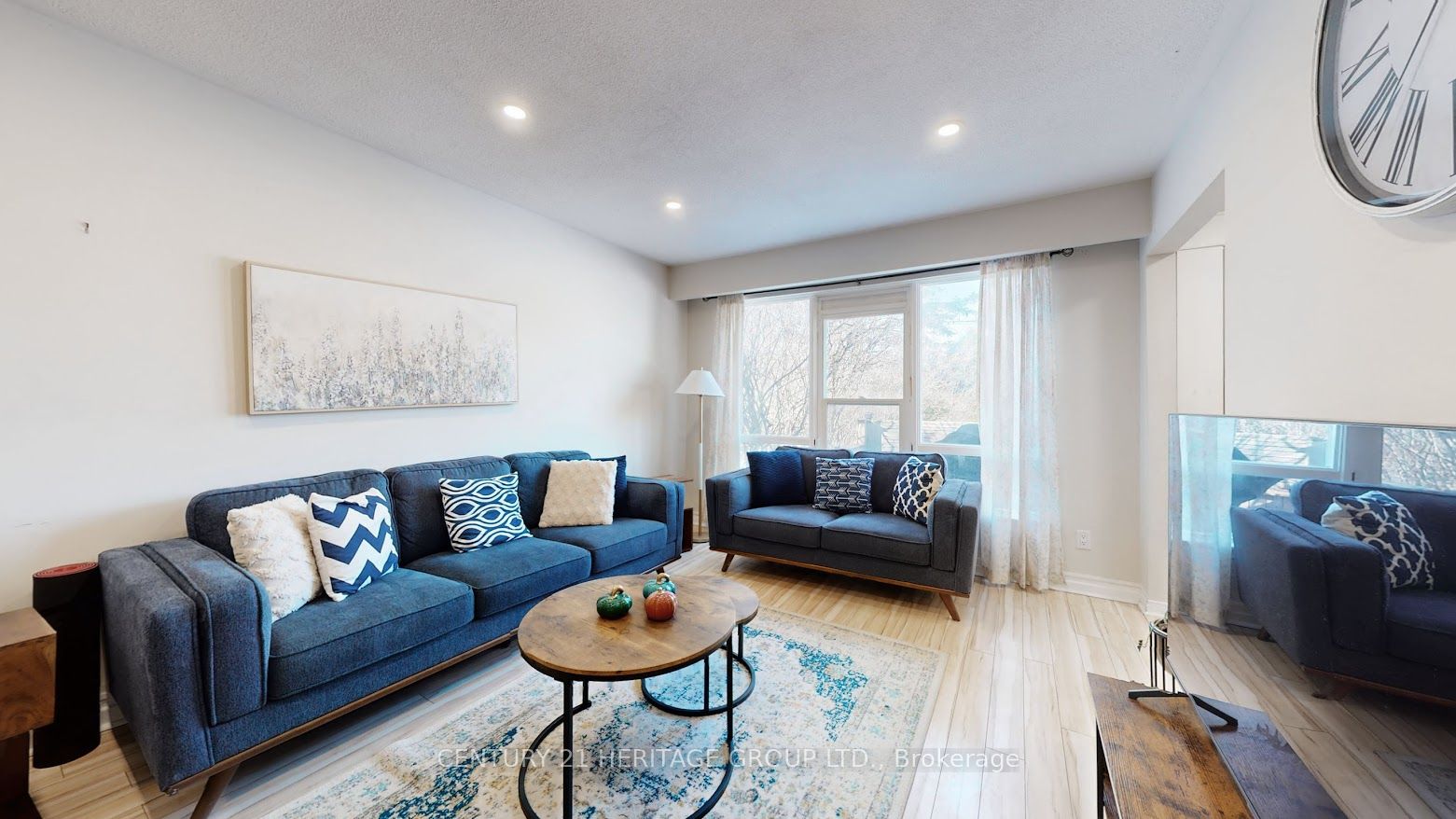 795 Greenfield Crescent