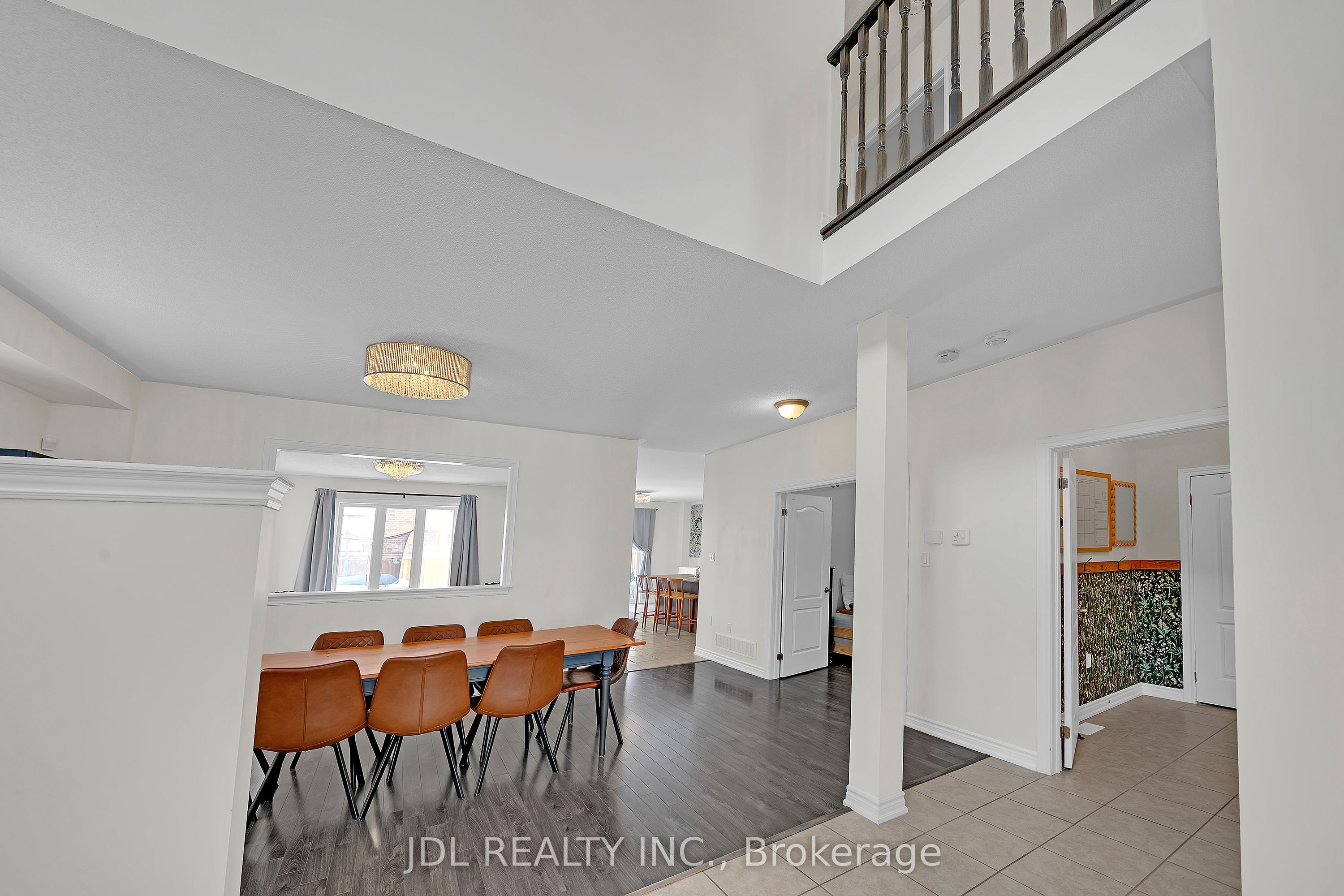 376 Miller Park Avenue