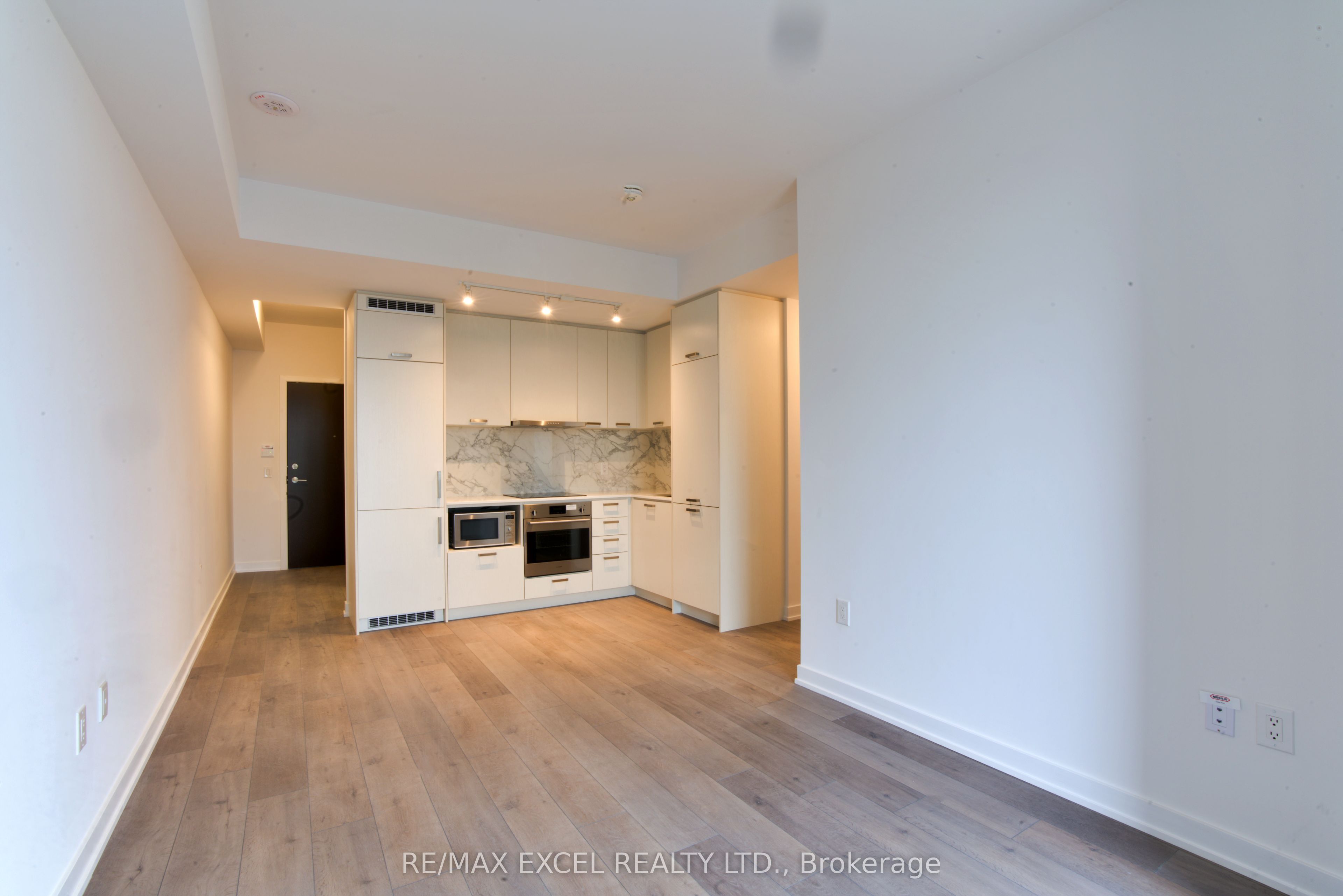 38 Honeycrisp Crescent 1102