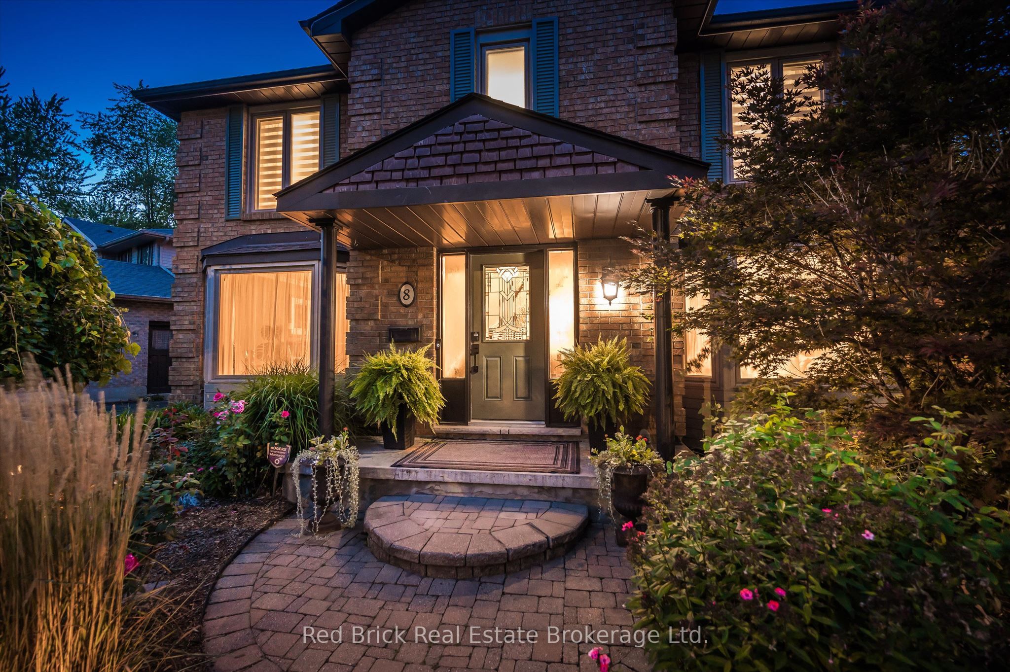 8 Sugarbush Place
