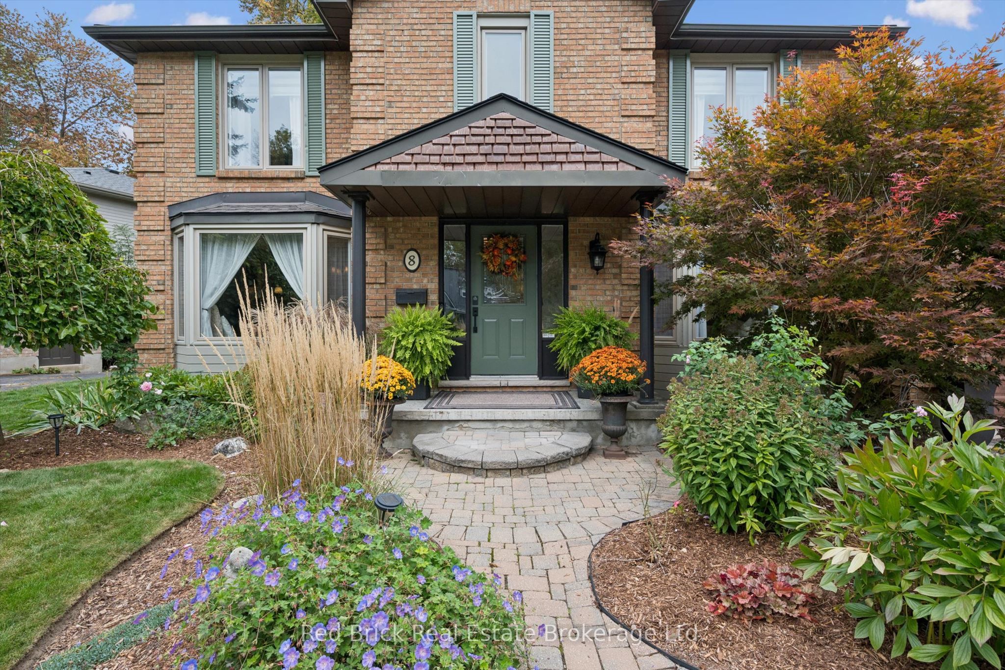 8 Sugarbush Place