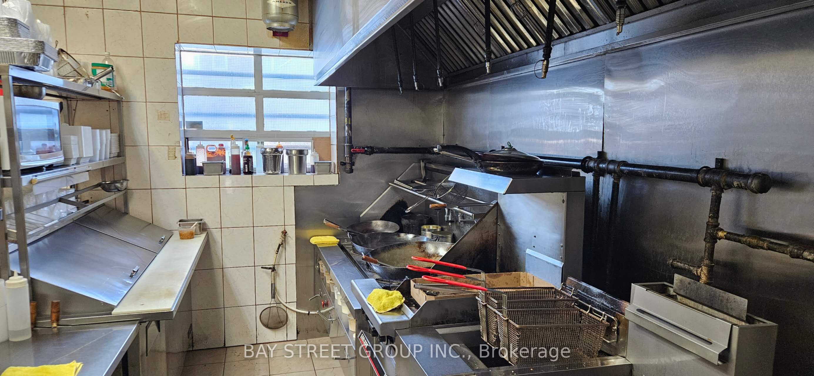 1662 Eglinton Avenue W