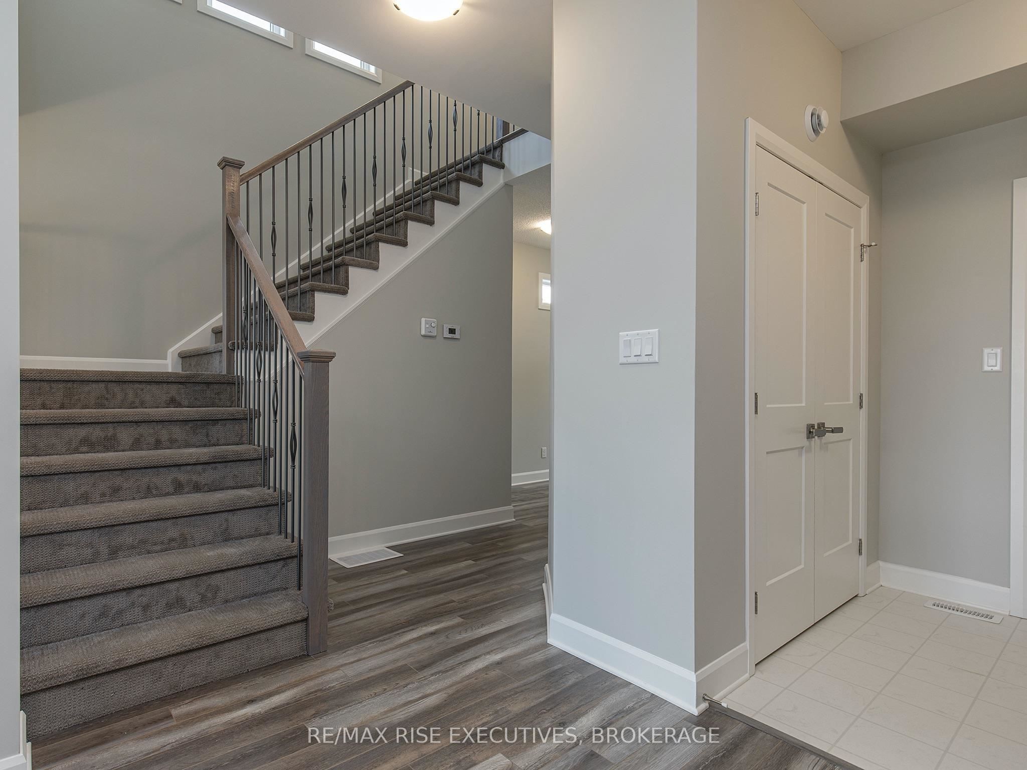 1201 Max Crescent