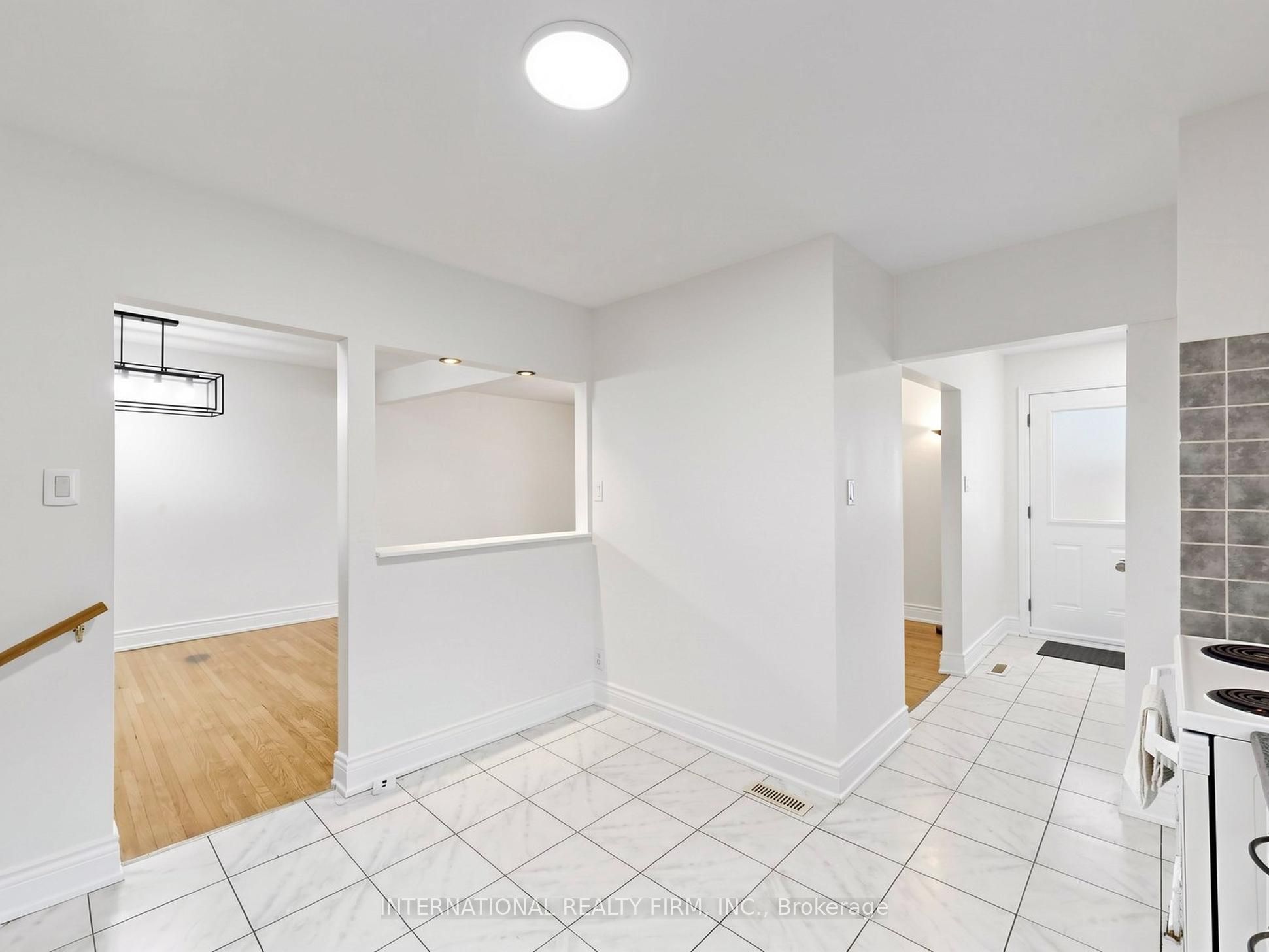 33 Danesbury Crescent