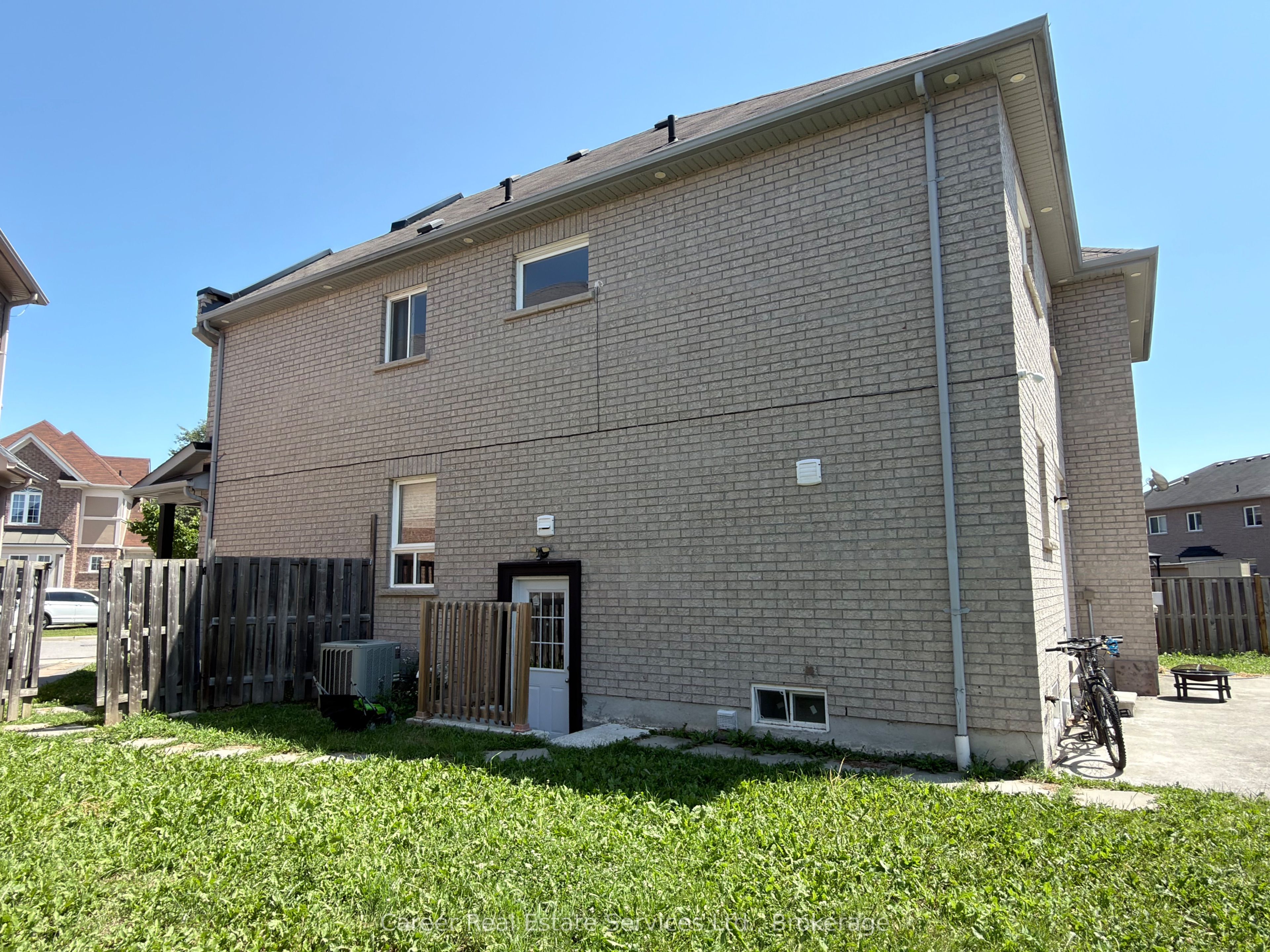 12 Cragg Crescent