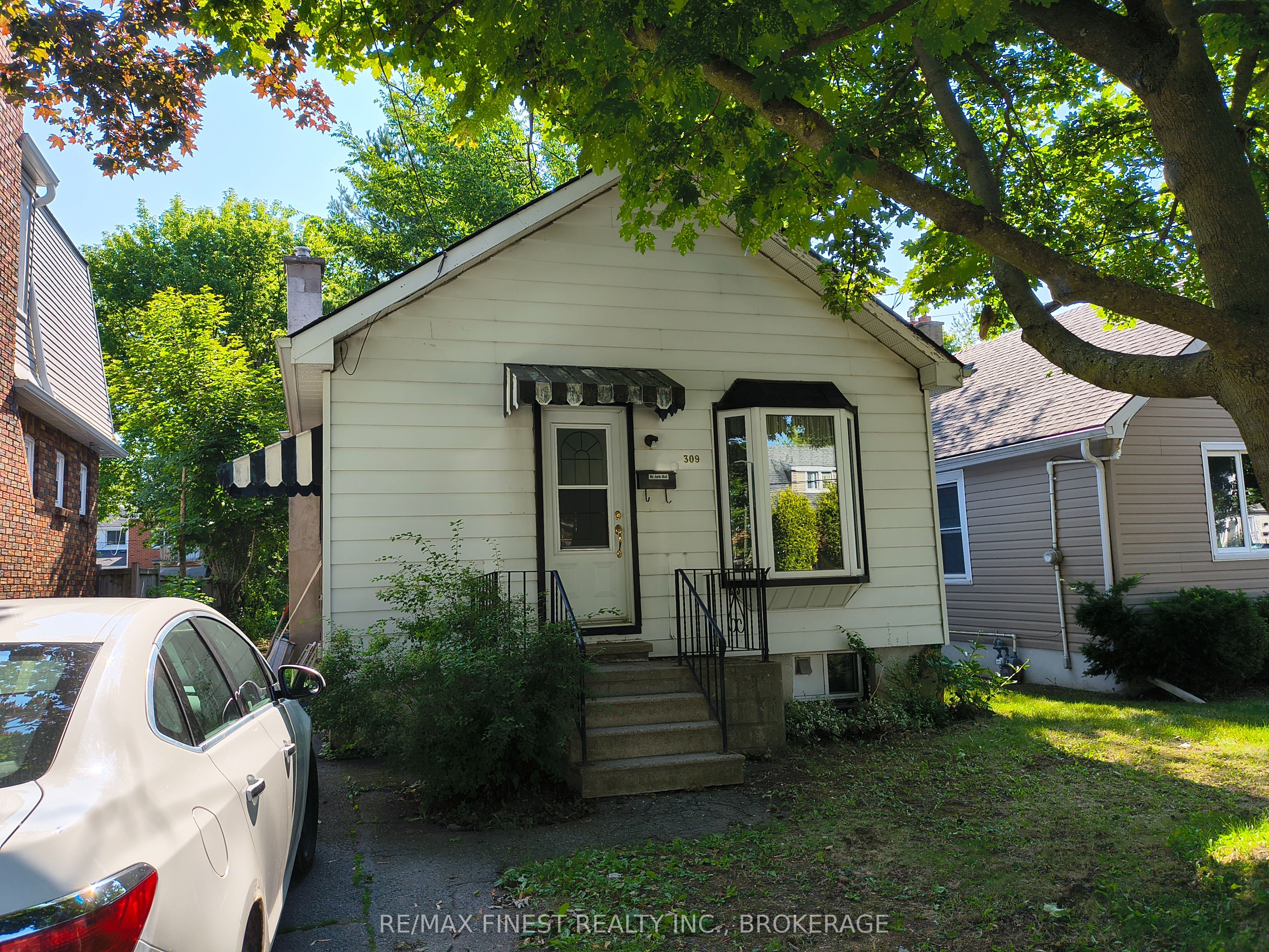 309 College Street