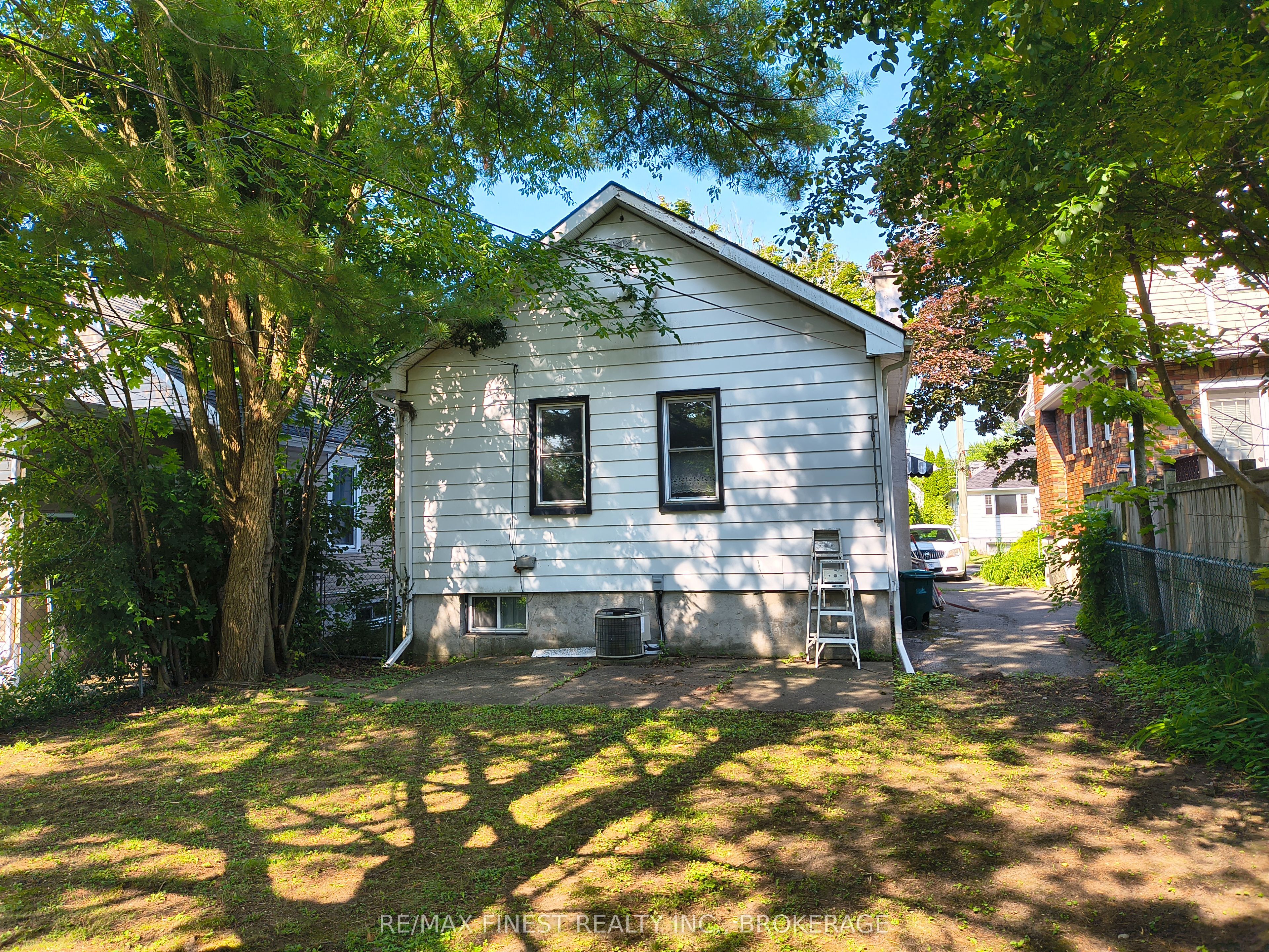 309 College Street