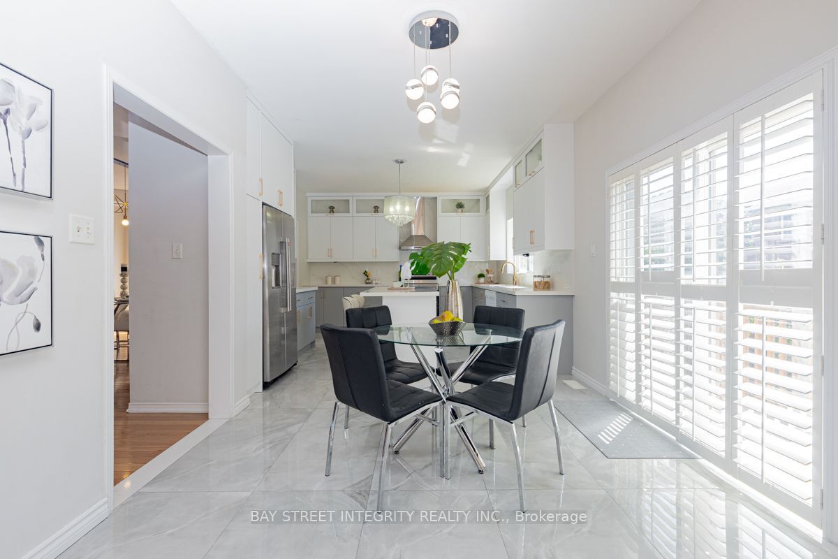 17 Weston Crescent