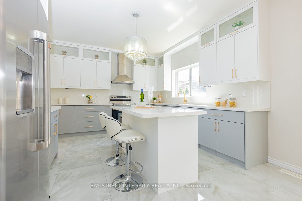 17 Weston Crescent