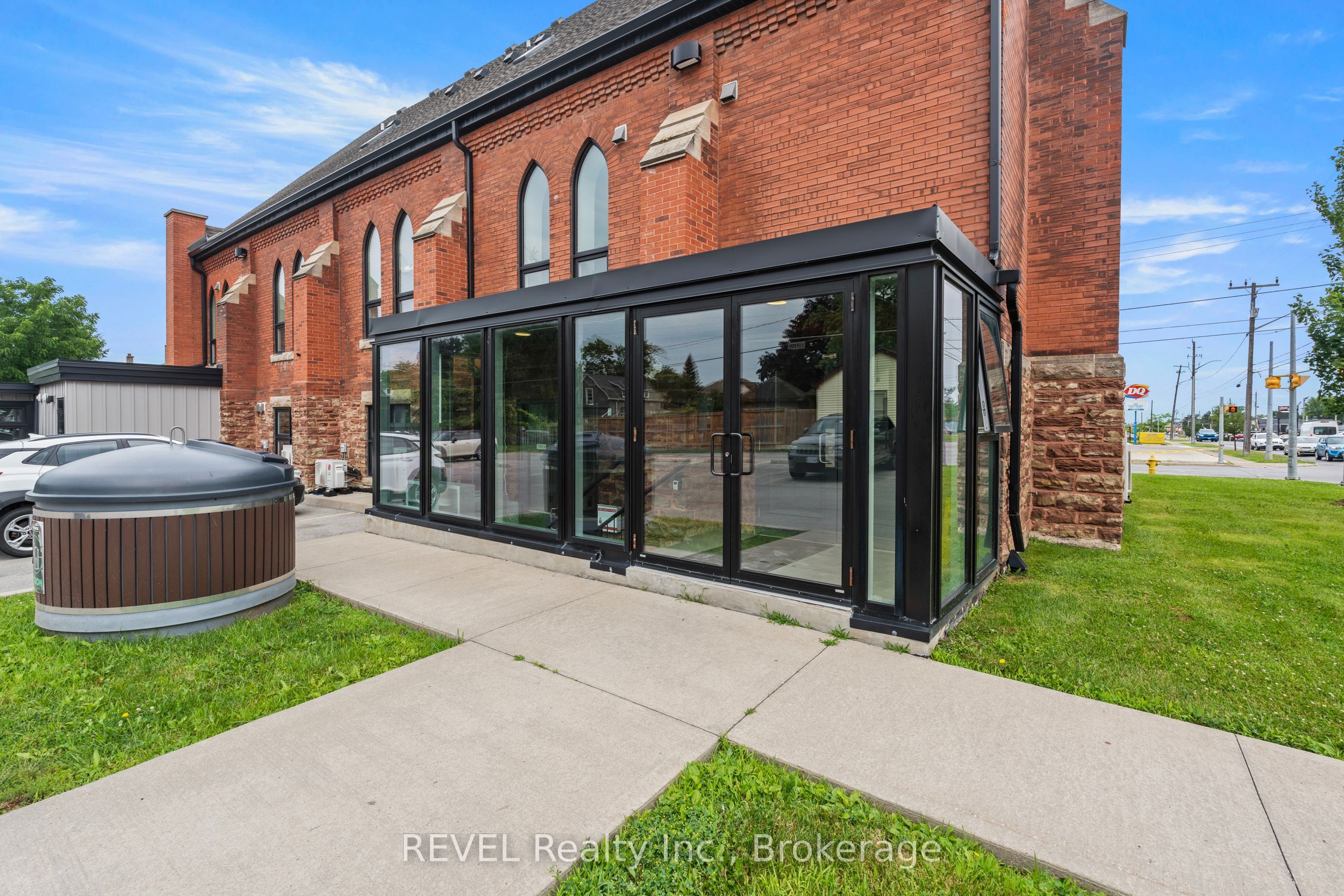 405 Merritt Street 3
