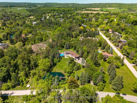 290 Kingscross Drive King ON L7B 1K1