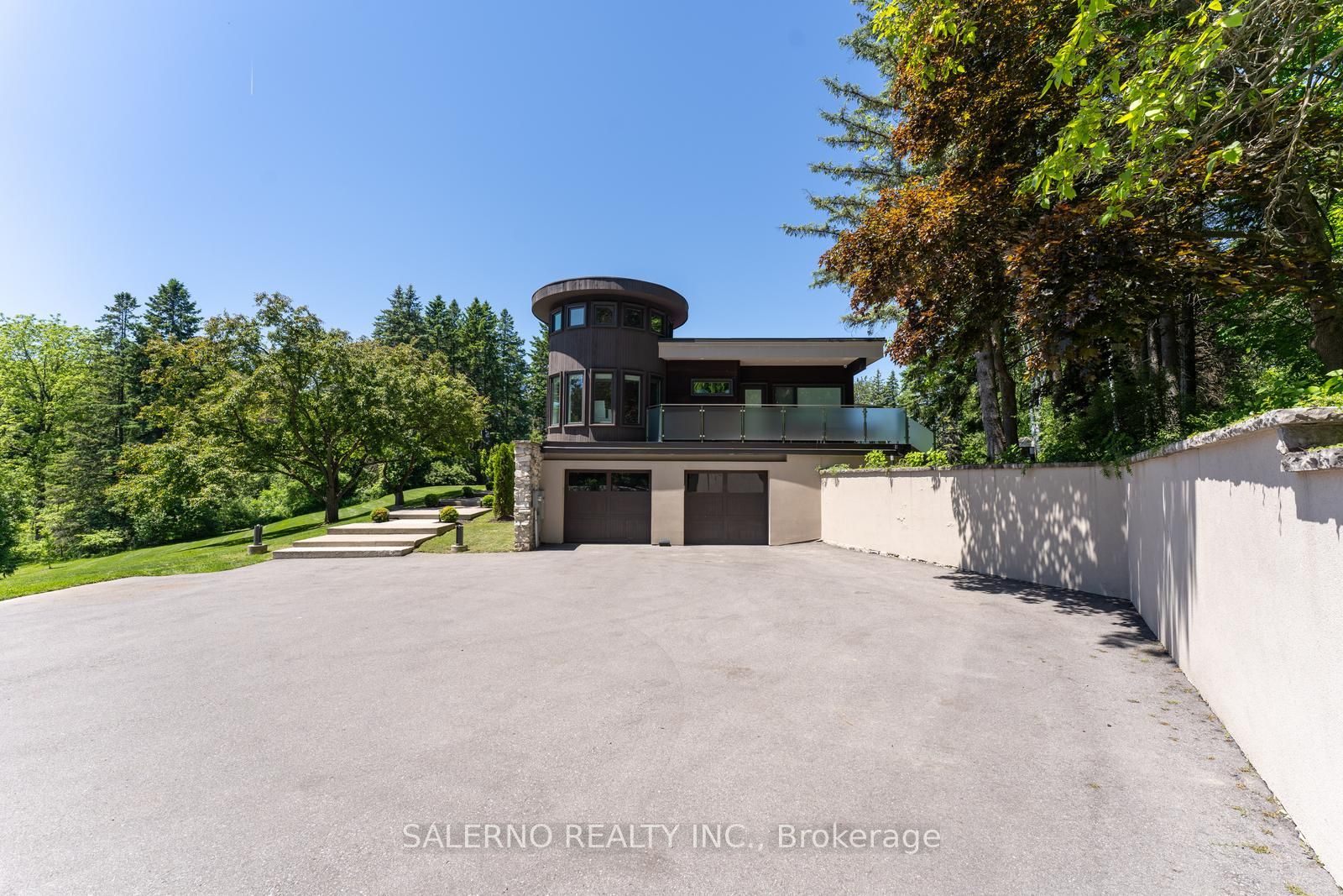 290 Kingscross Drive