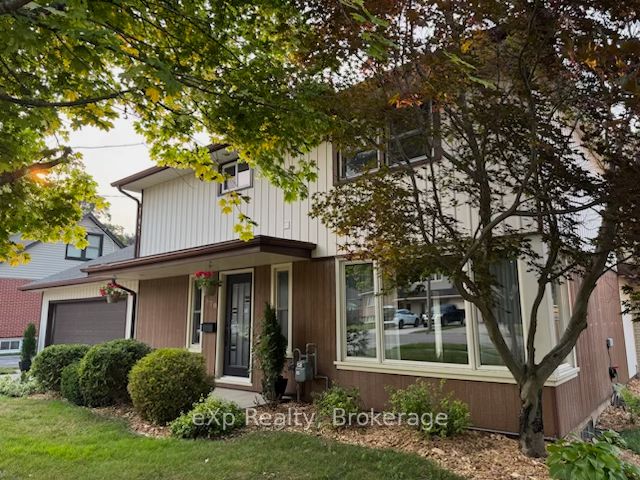 570 7th Street W