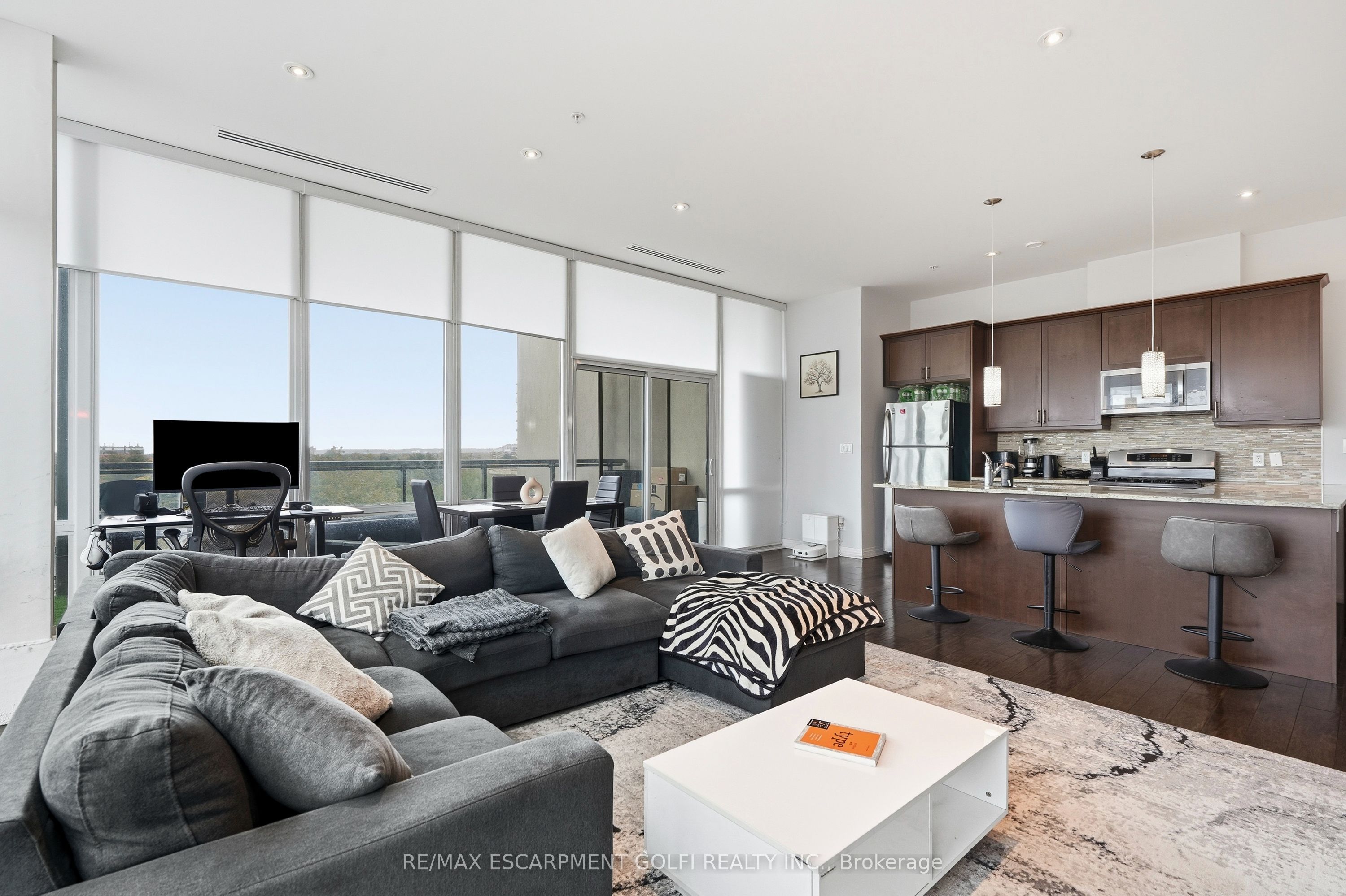 50 Murray Street W 403