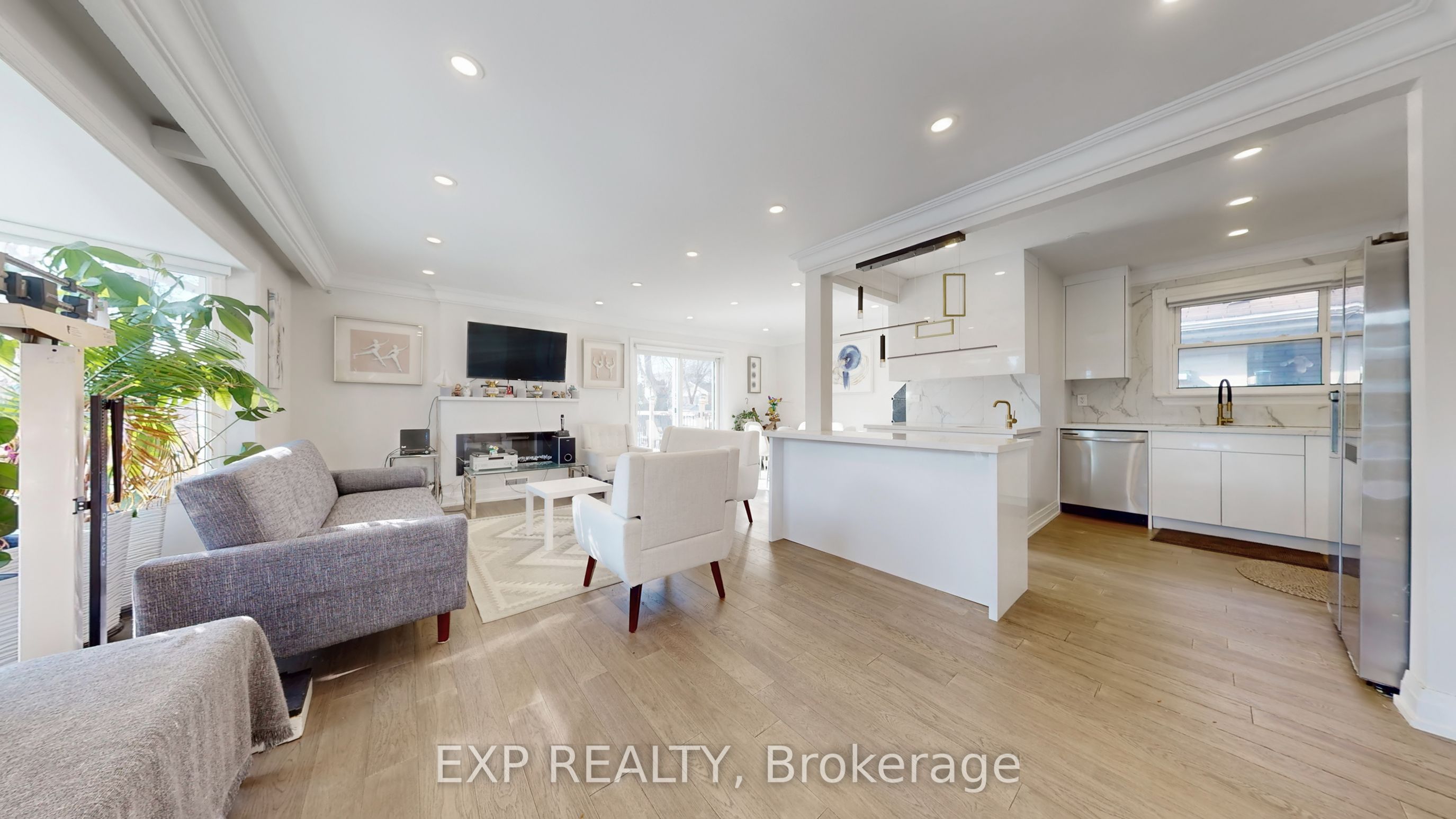 12 Bonnechere Crescent