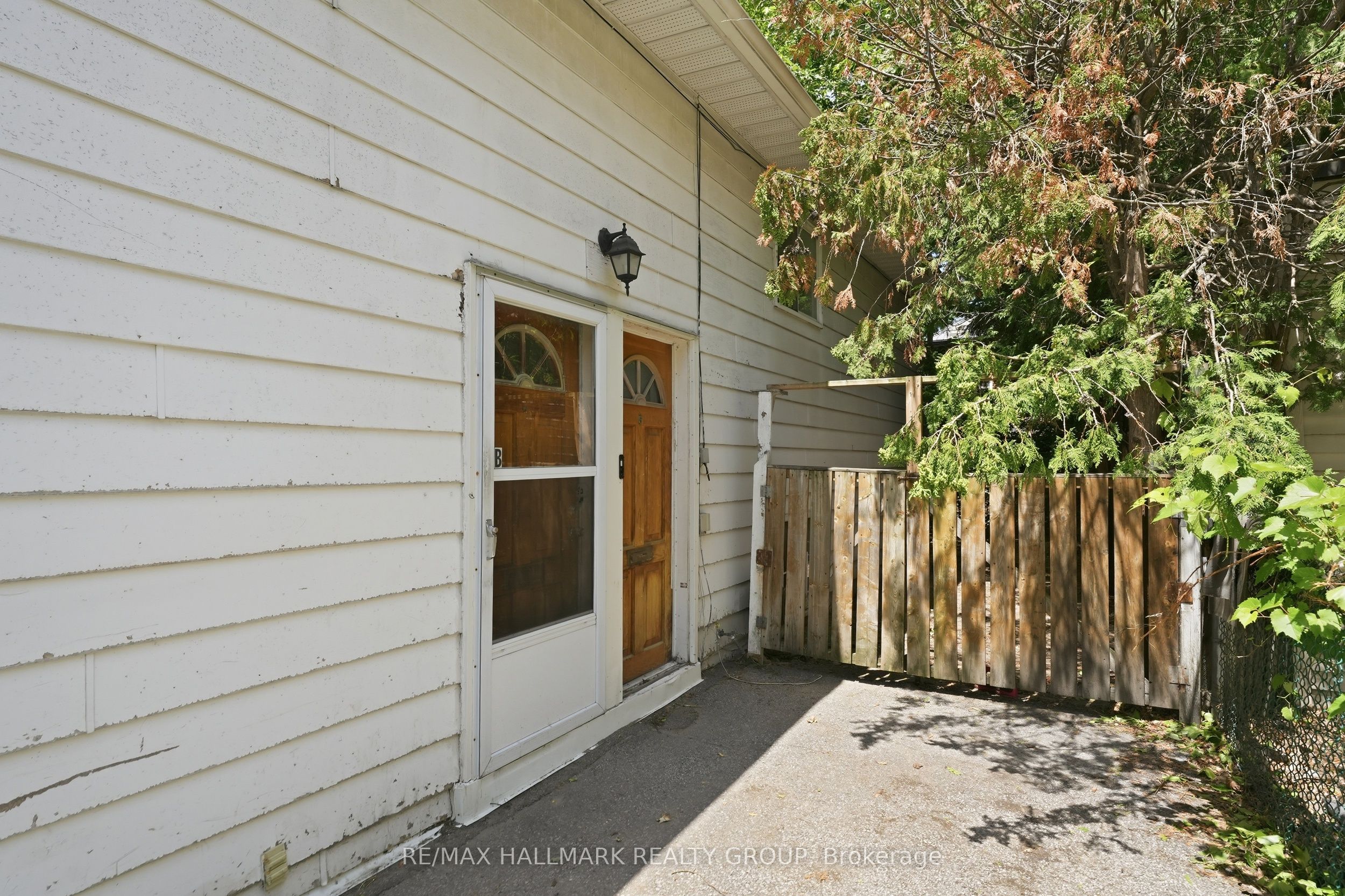 195 Deschamps Avenue