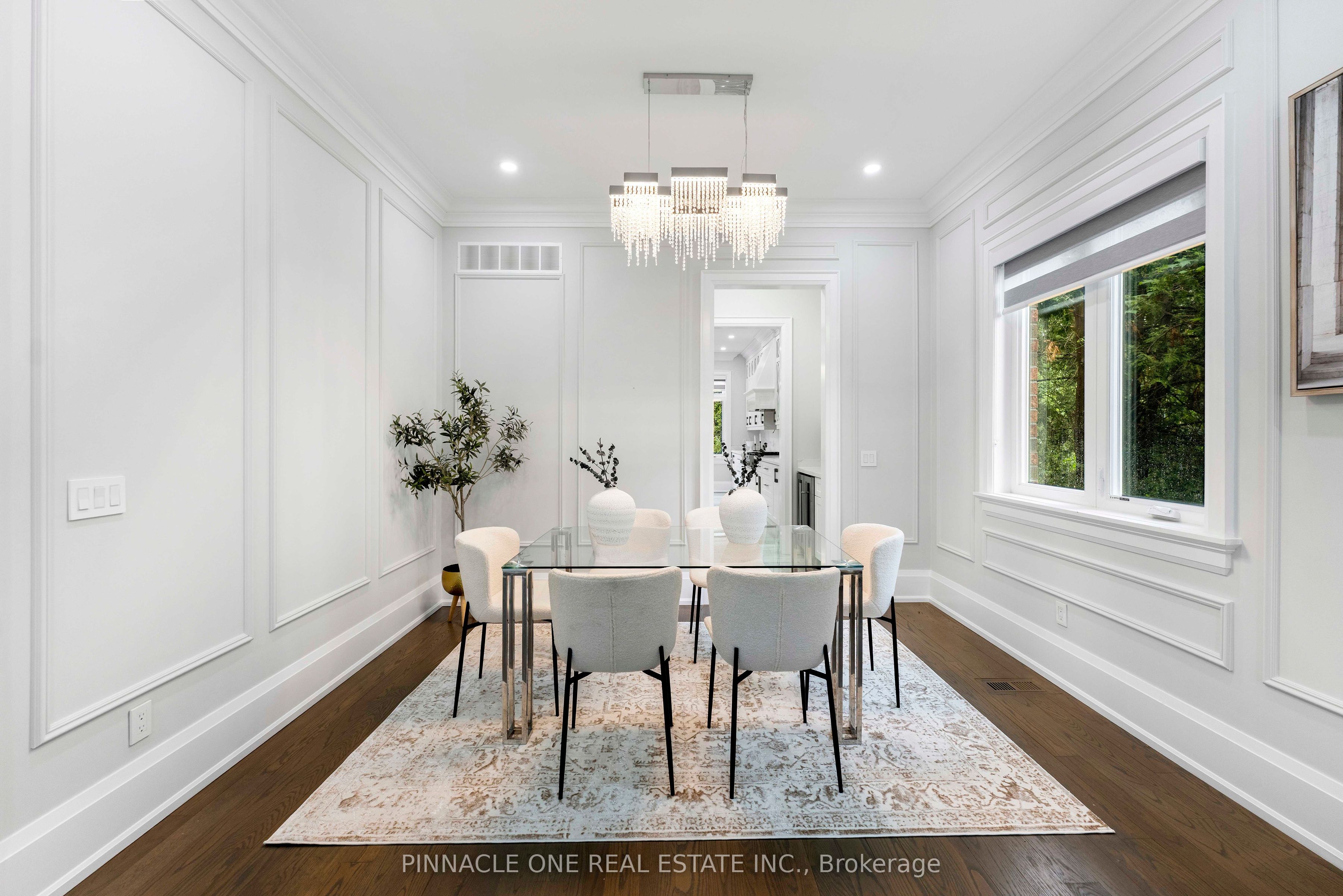 832 Sheppard Avenue
