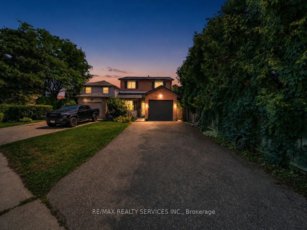 3079 Bartholomew Crescent