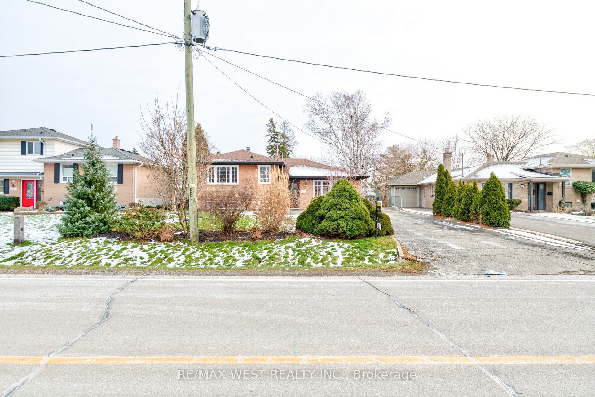 1328 Pinegrove Road