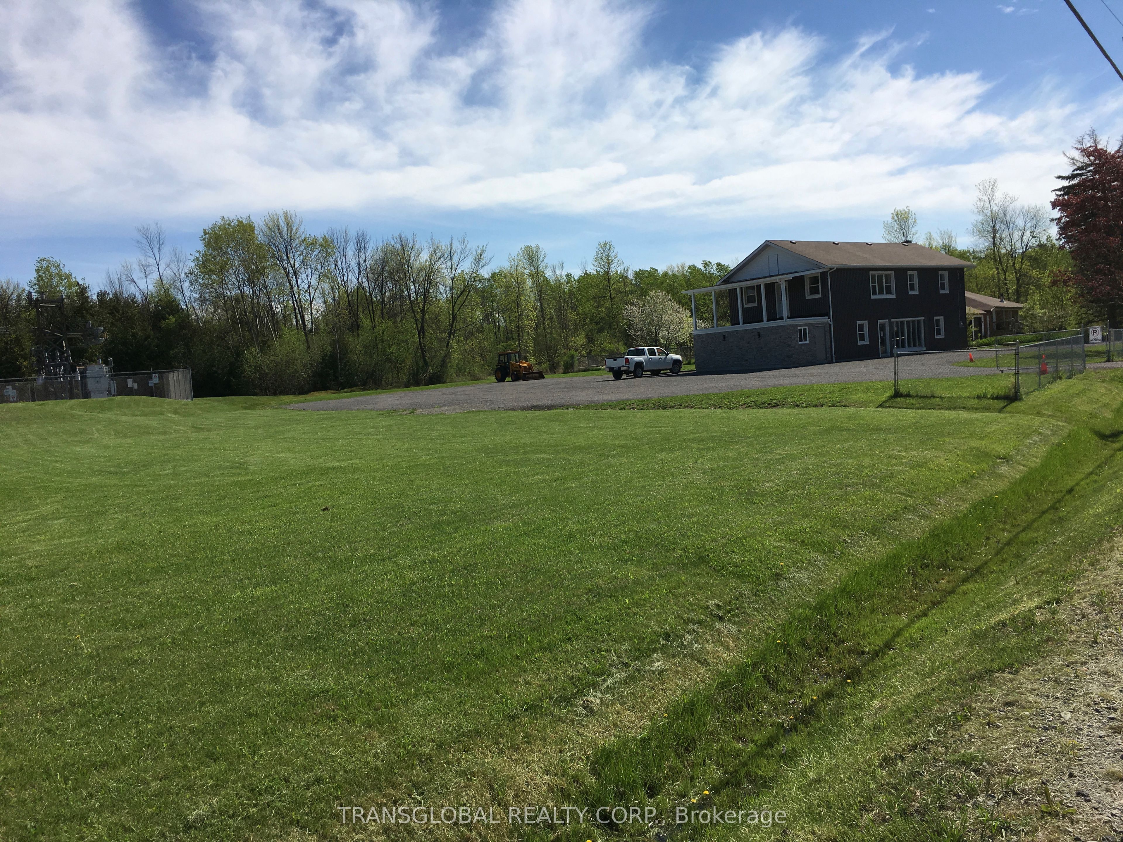 1035 Metro Road N