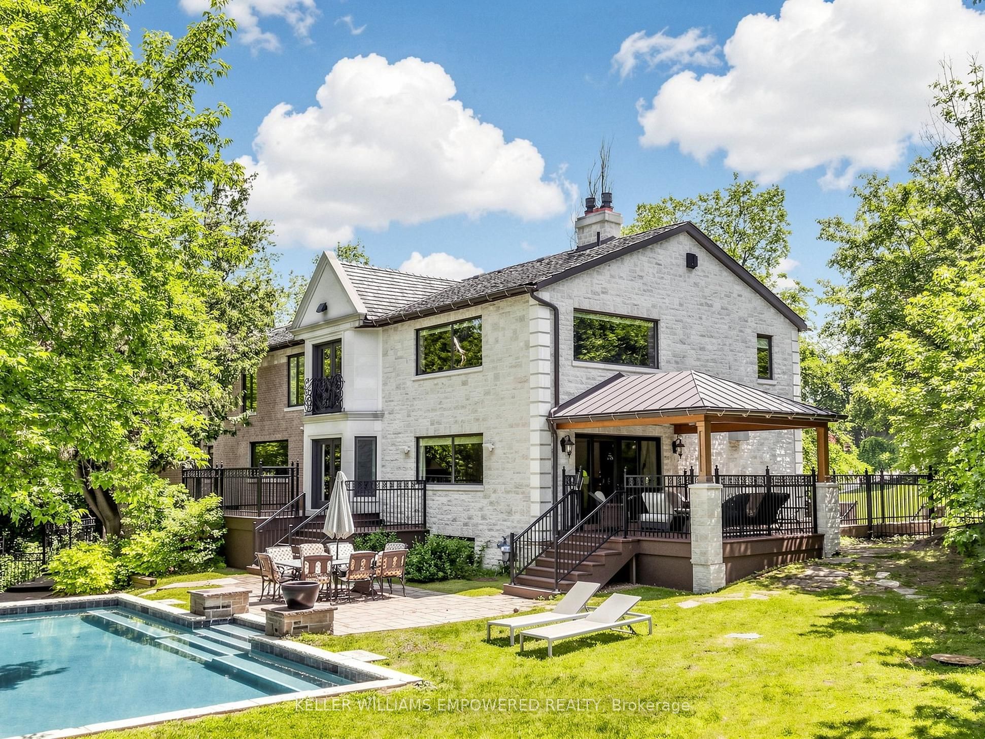 43 Woodland Acres Crescent