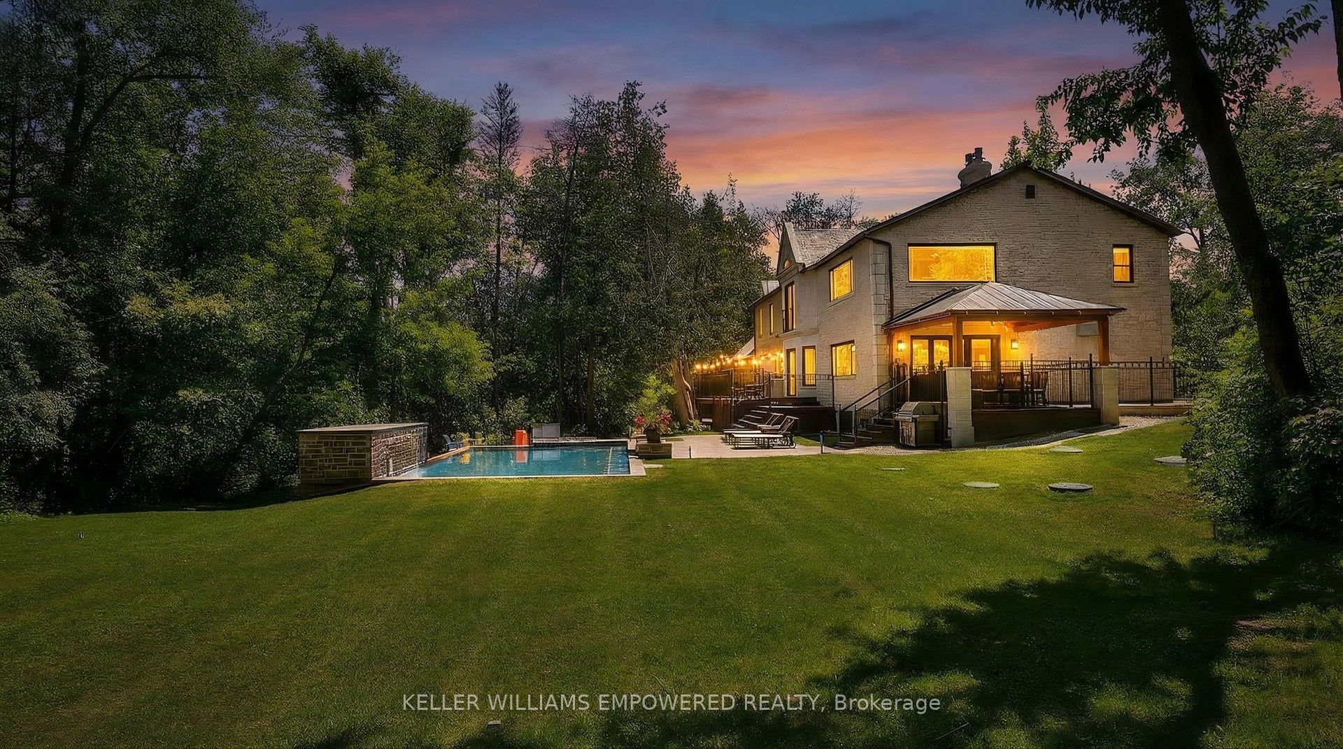 43 Woodland Acres Crescent