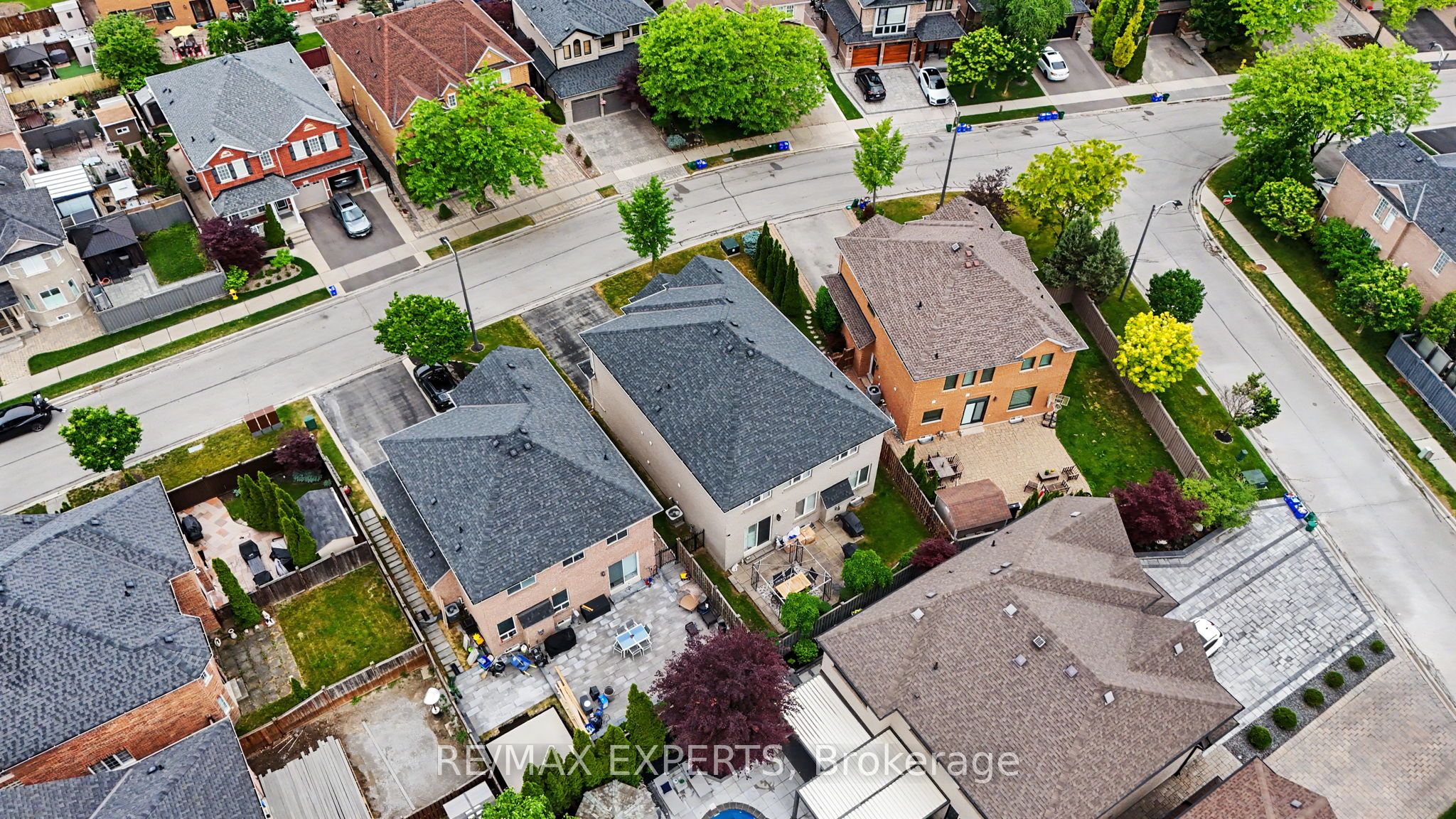 15 Arrowood Crescent