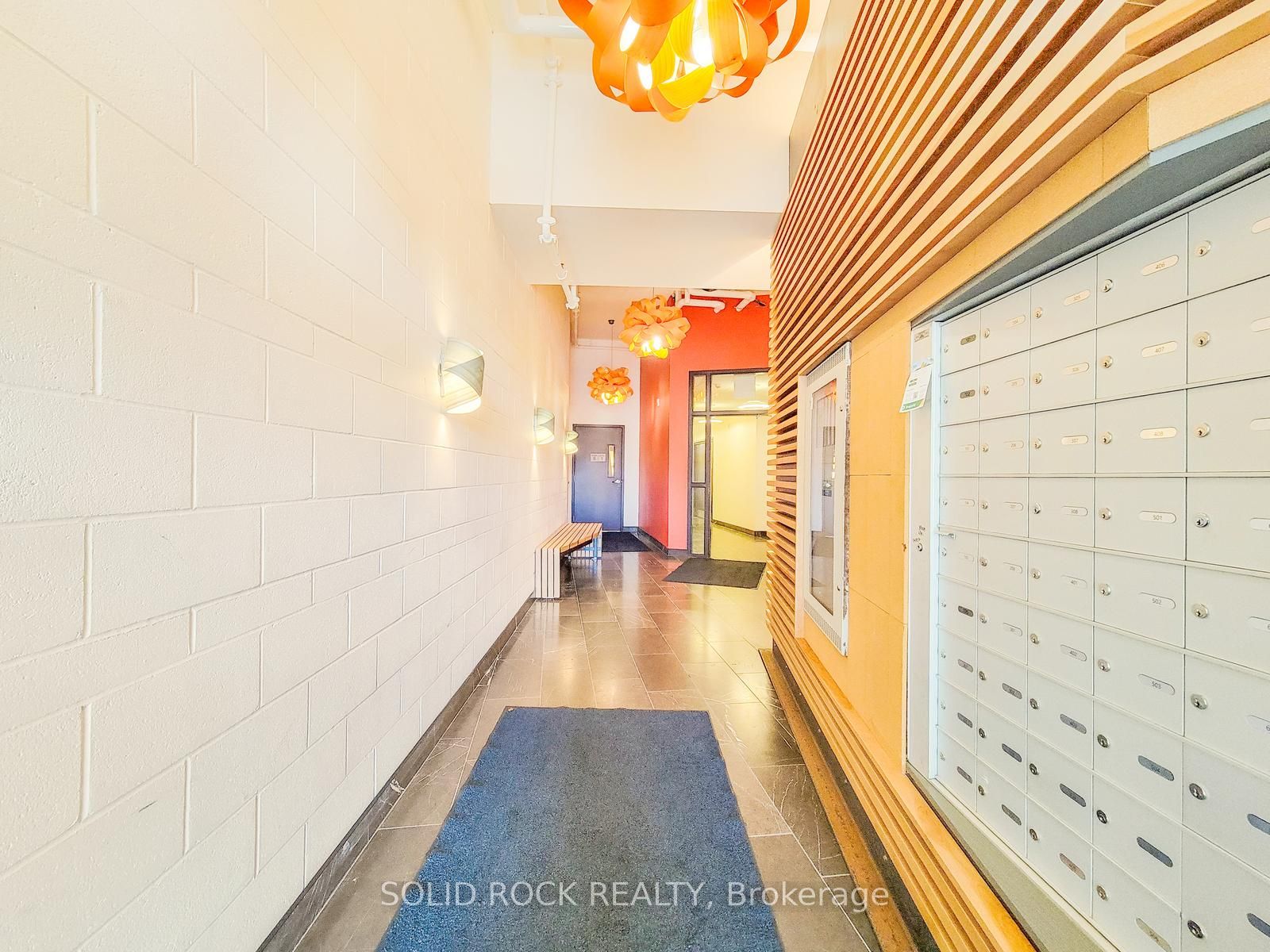 121 King Street E 101