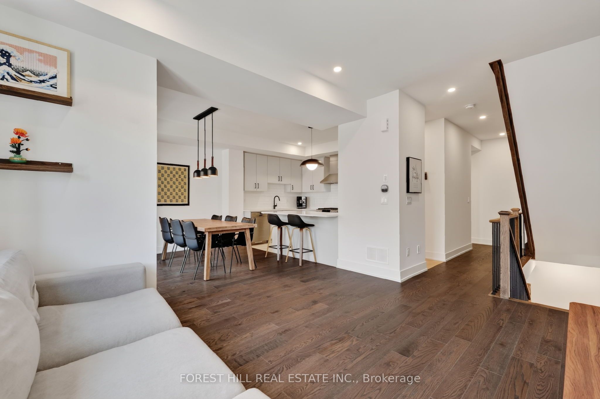 63 Waterside Way