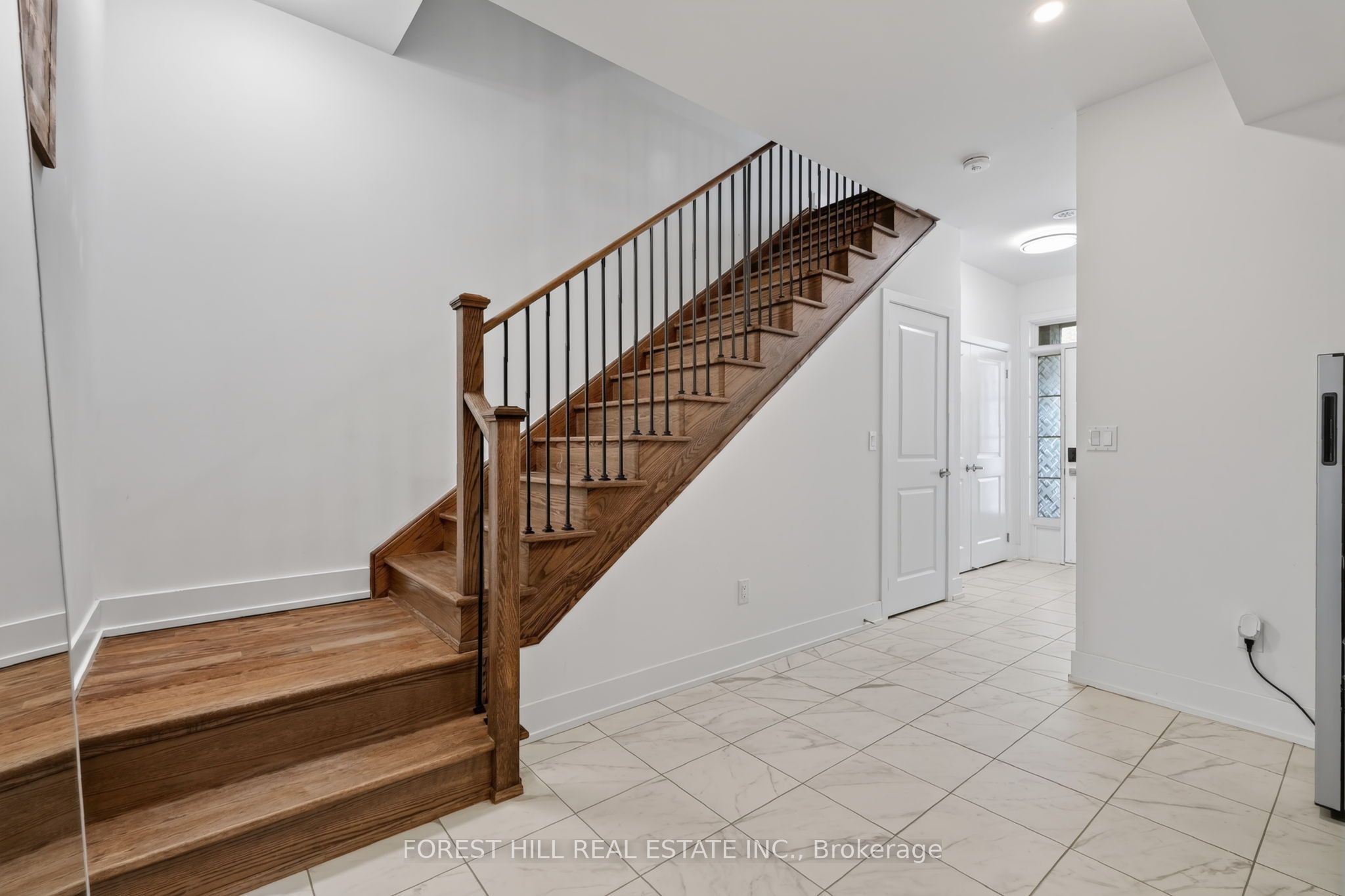 63 Waterside Way