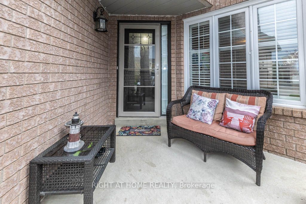 63 Pavin Crescent
