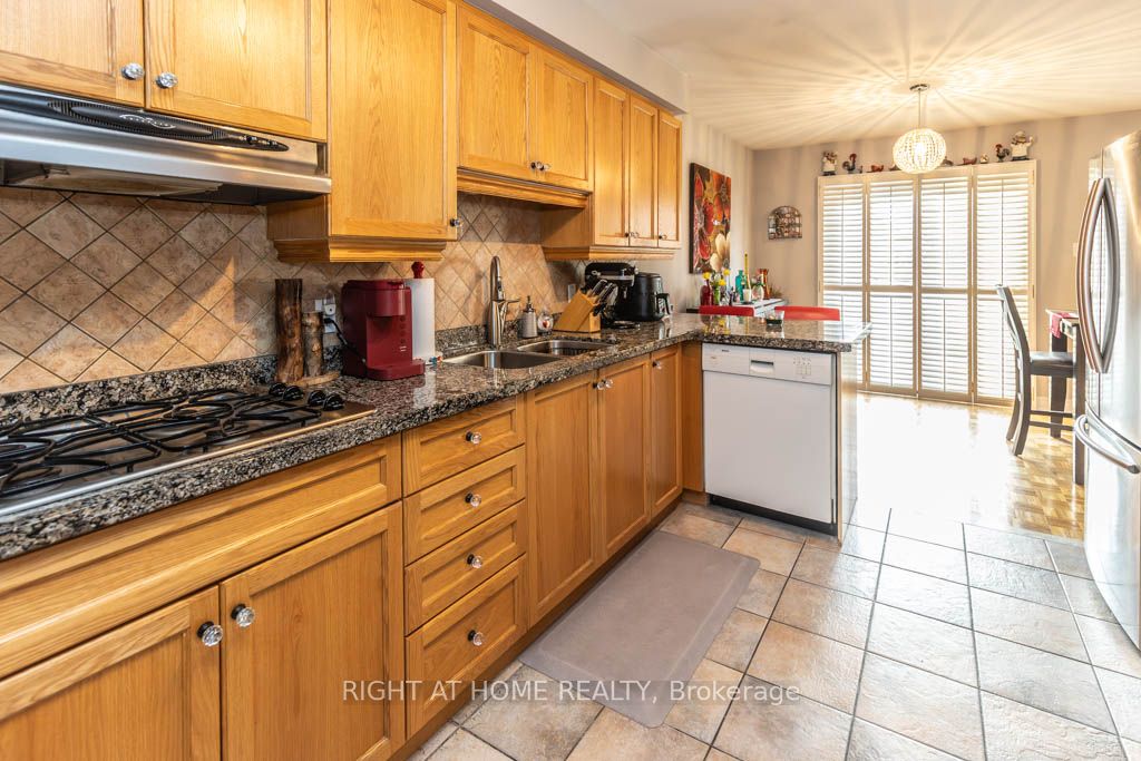 63 Pavin Crescent