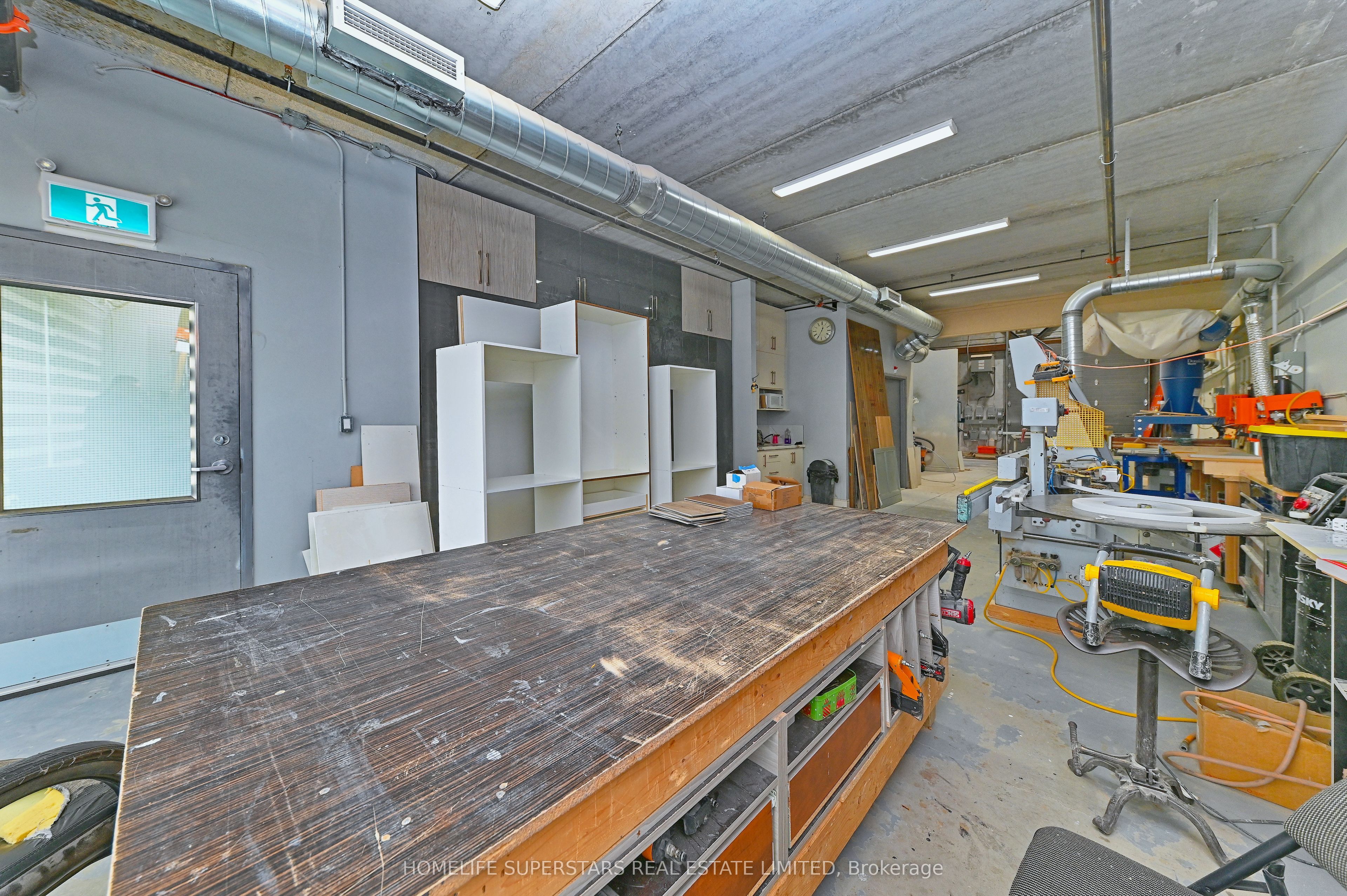 760 Laurentian Drive 25