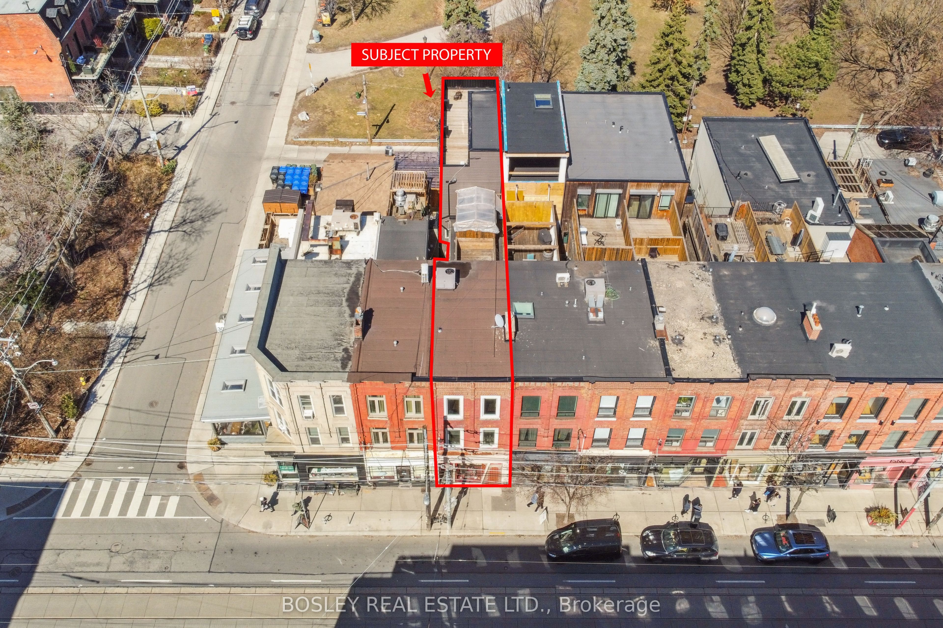 890 Queen Street W