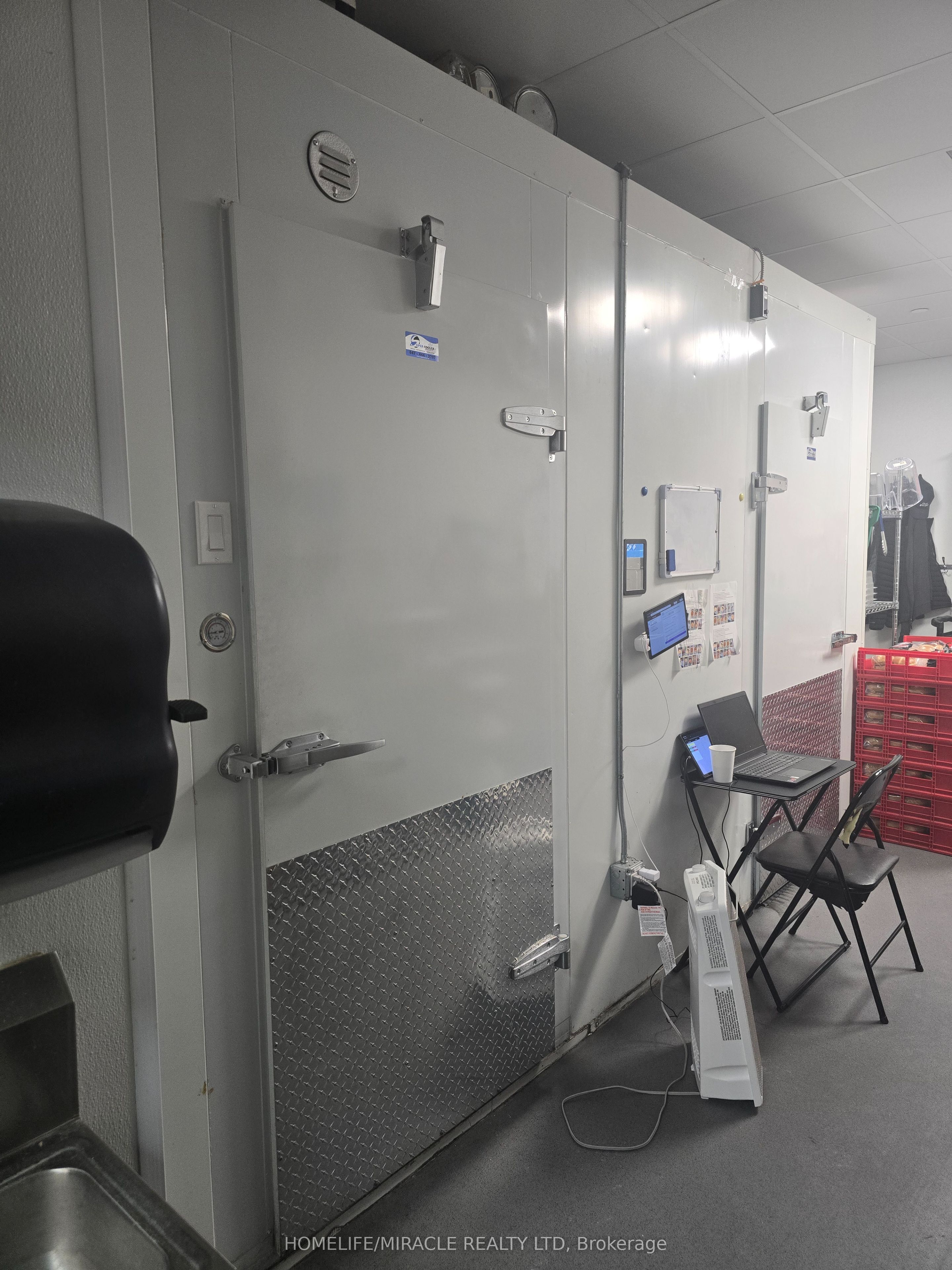 150 Taunton Road W E2