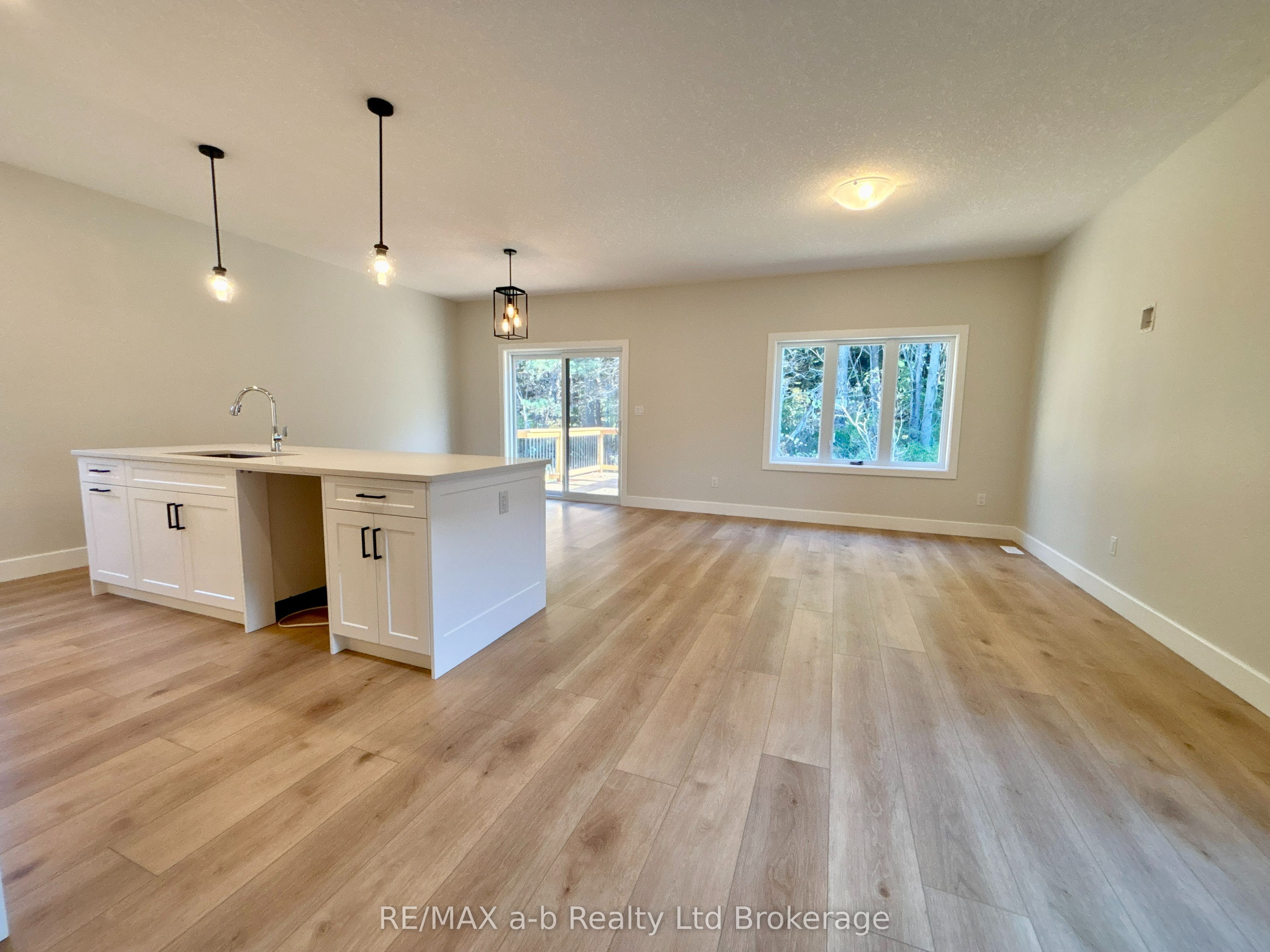 41 Cash Crescent