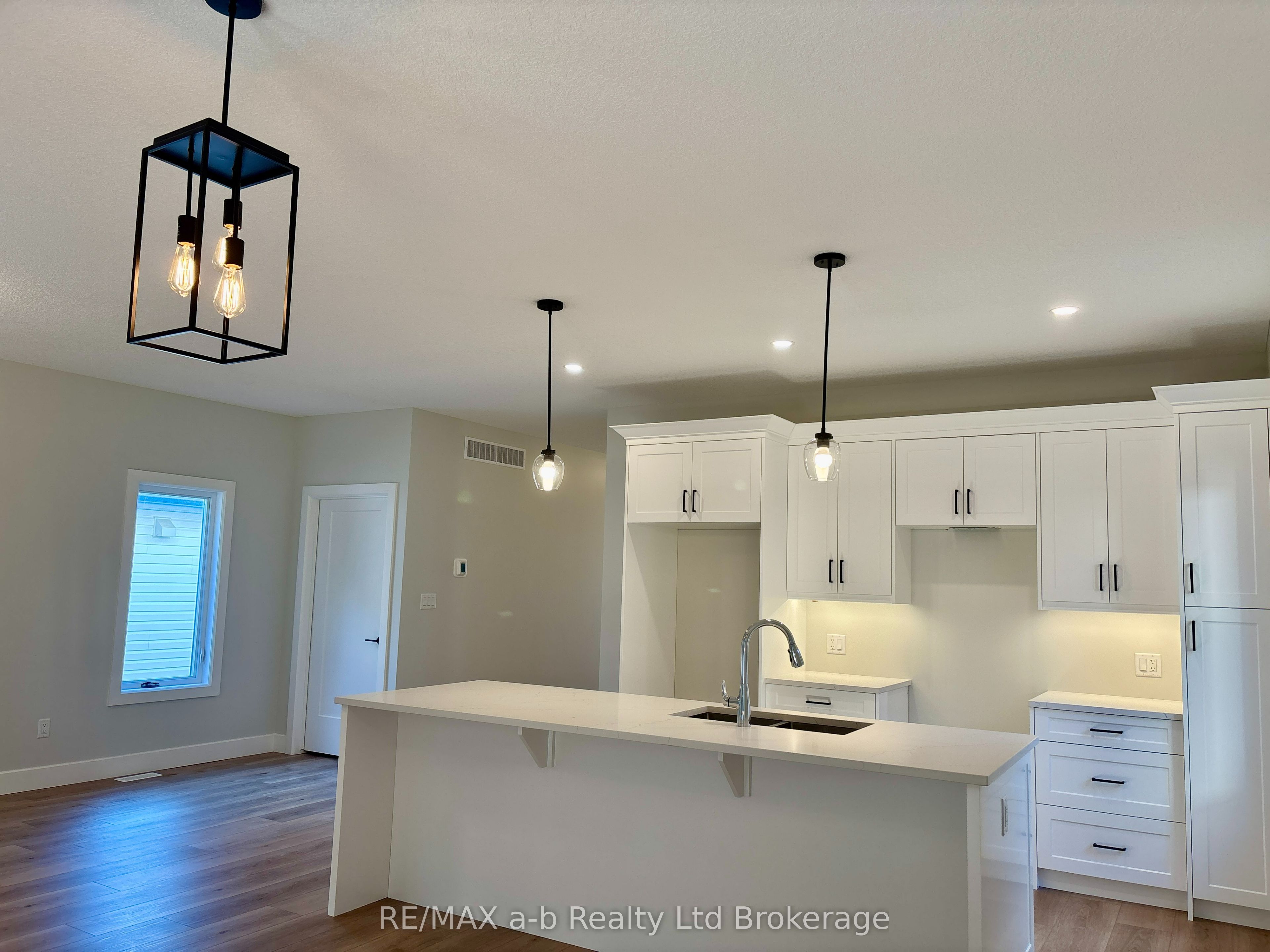 41 Cash Crescent