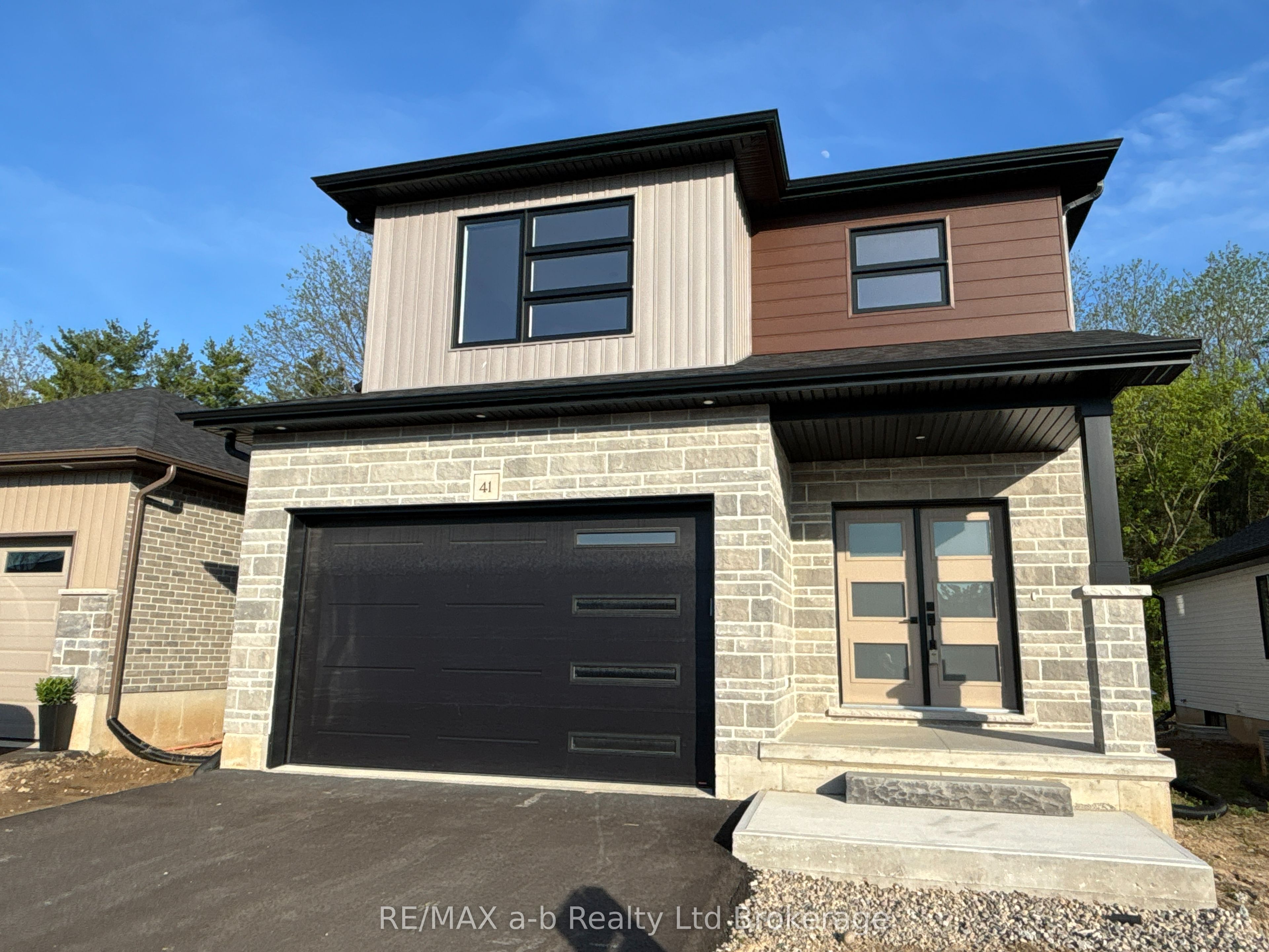 41 Cash Crescent