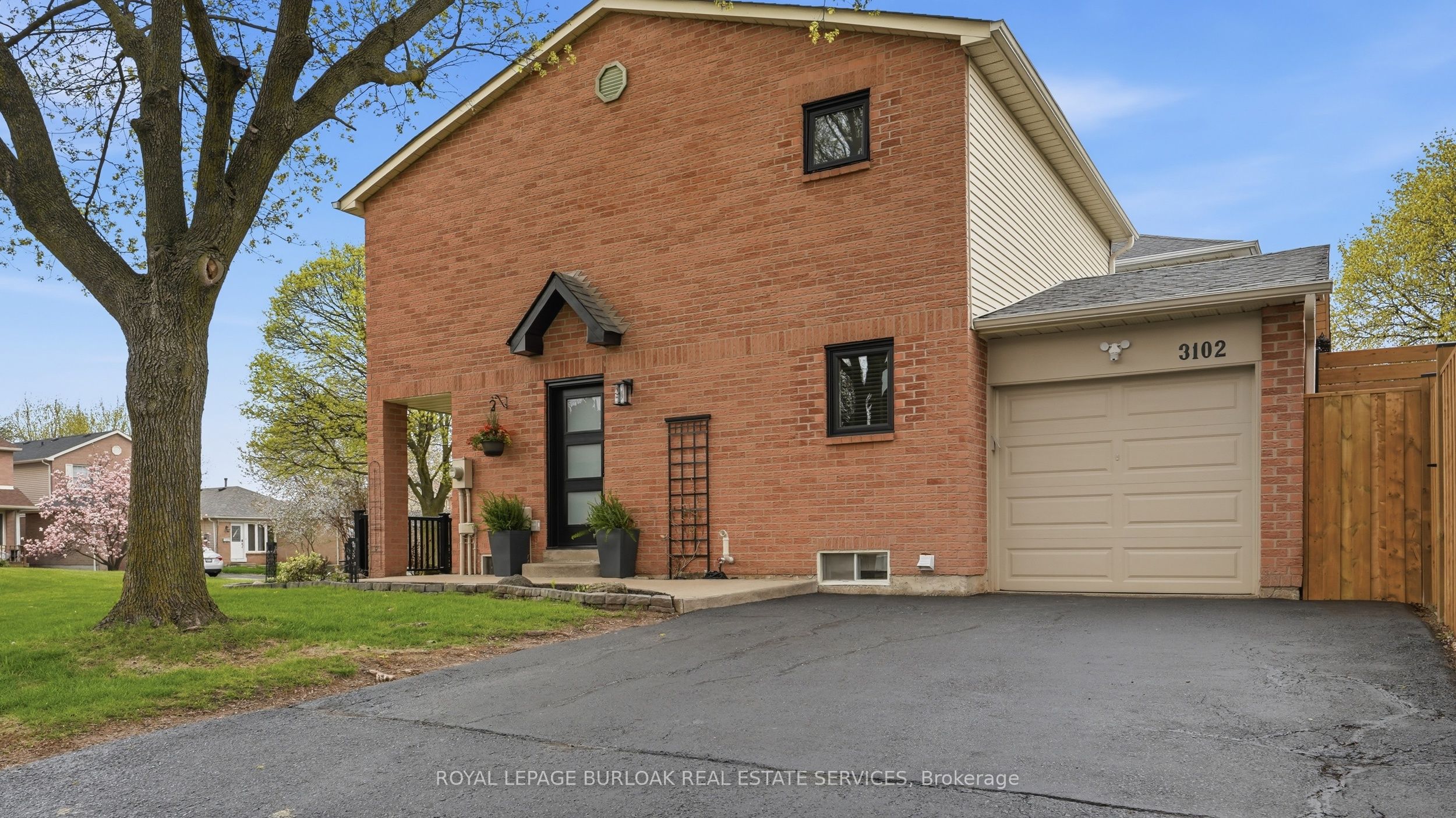 3102 Cantelon Crescent