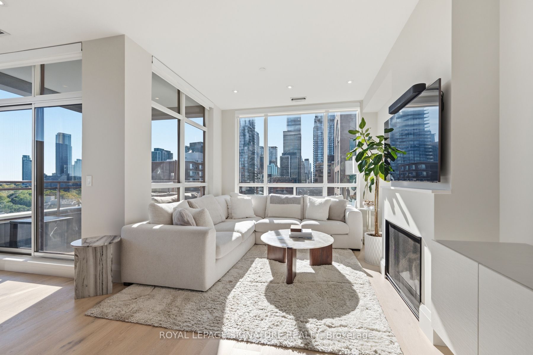 980 Yonge Street 1002
