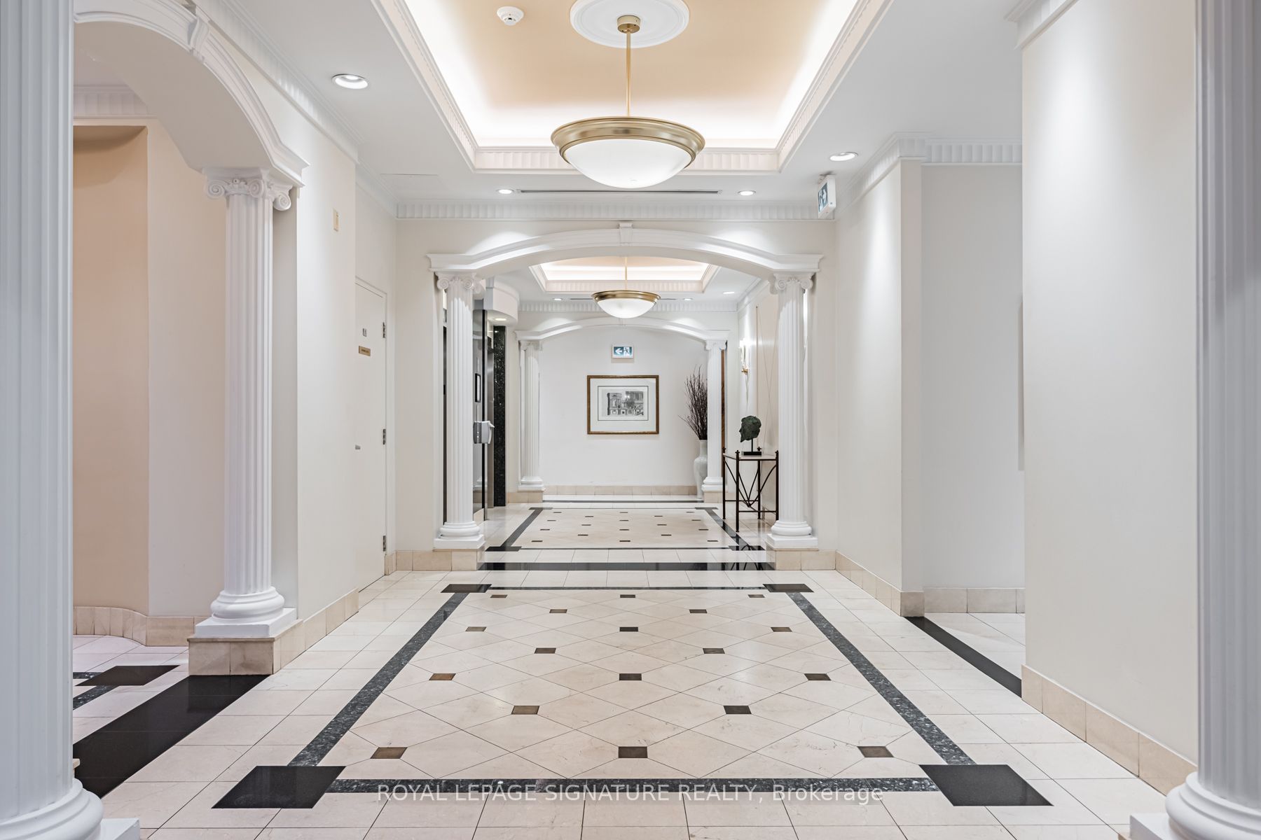980 Yonge Street 1002