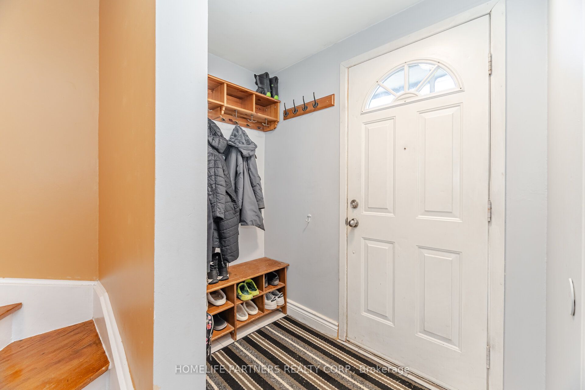 7695 Priory Crescent